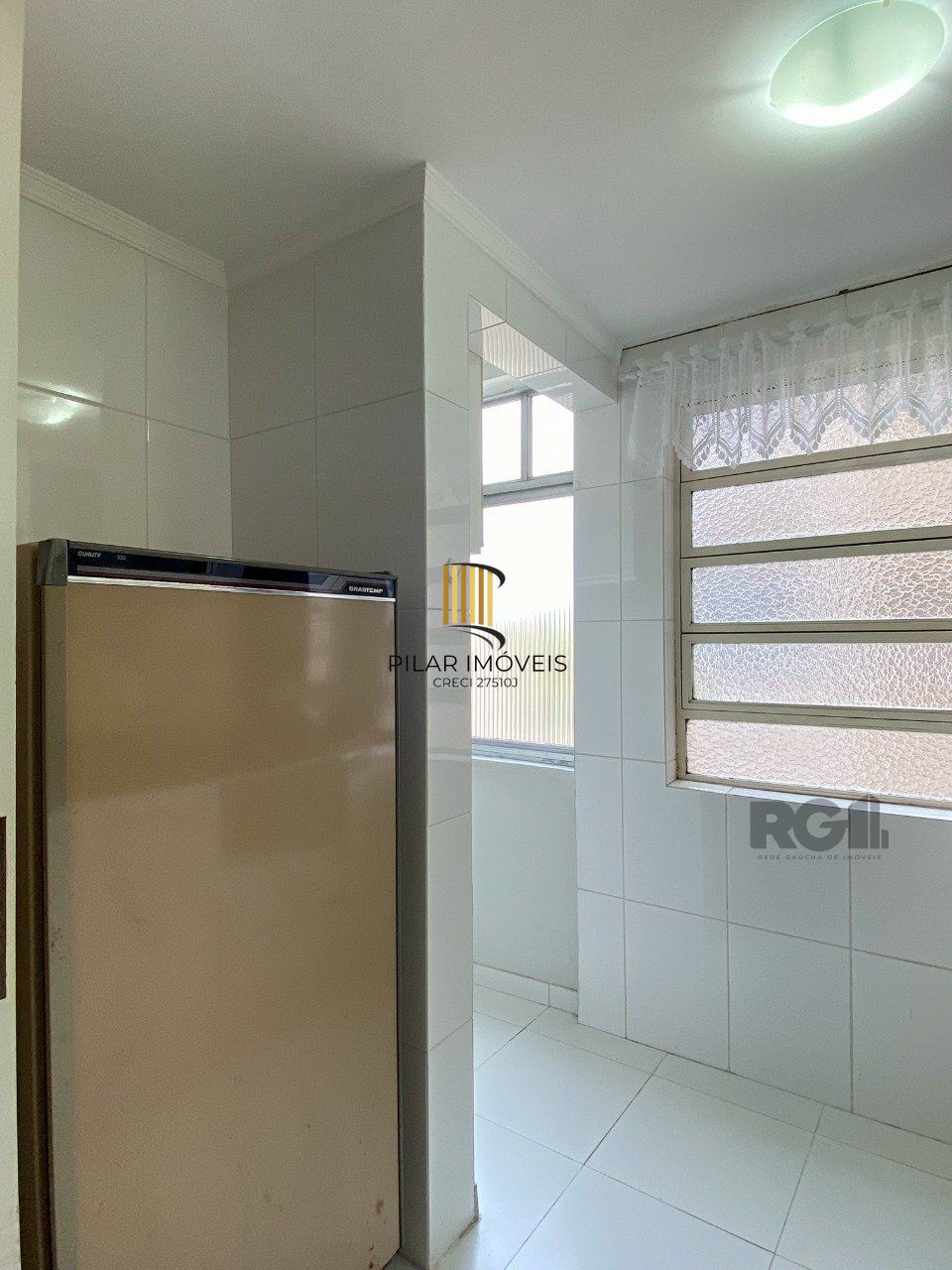 APARTAMENTO SEMIMOBILIADO COM PORTARIA NO CENTRO HISTÓRICO