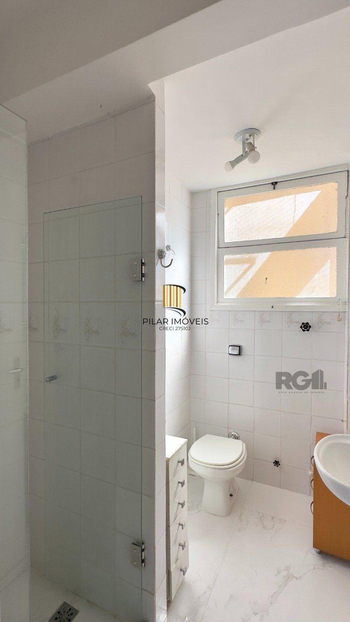 APARTAMENTO JK COM ÓTIMO ESPAÇO E BEM ILUMINADO PRÓXIMO AO GUAÍBA