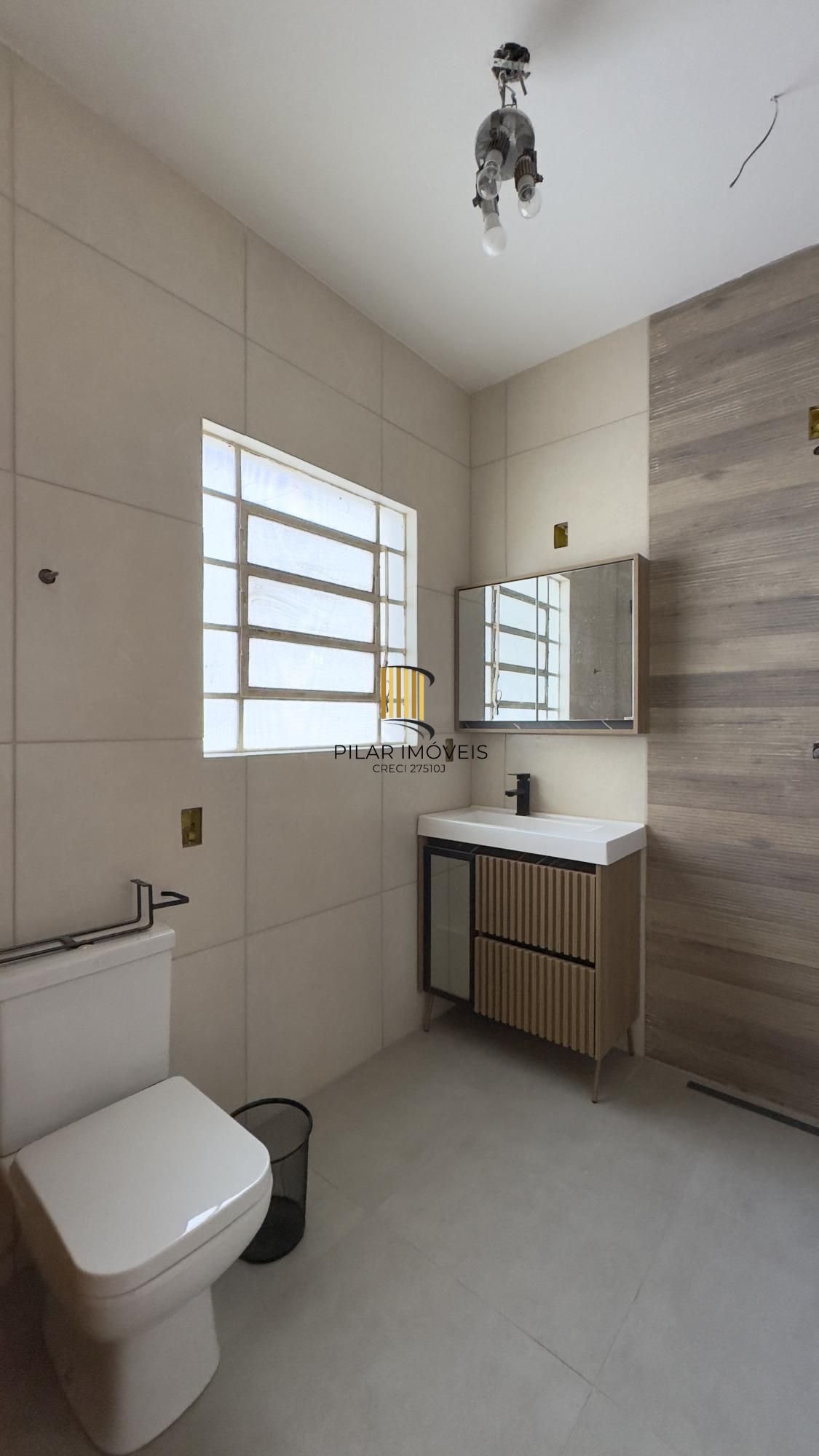 Apartamento reformado de 68m², 2 dormitórios no bairro Praia de Belas