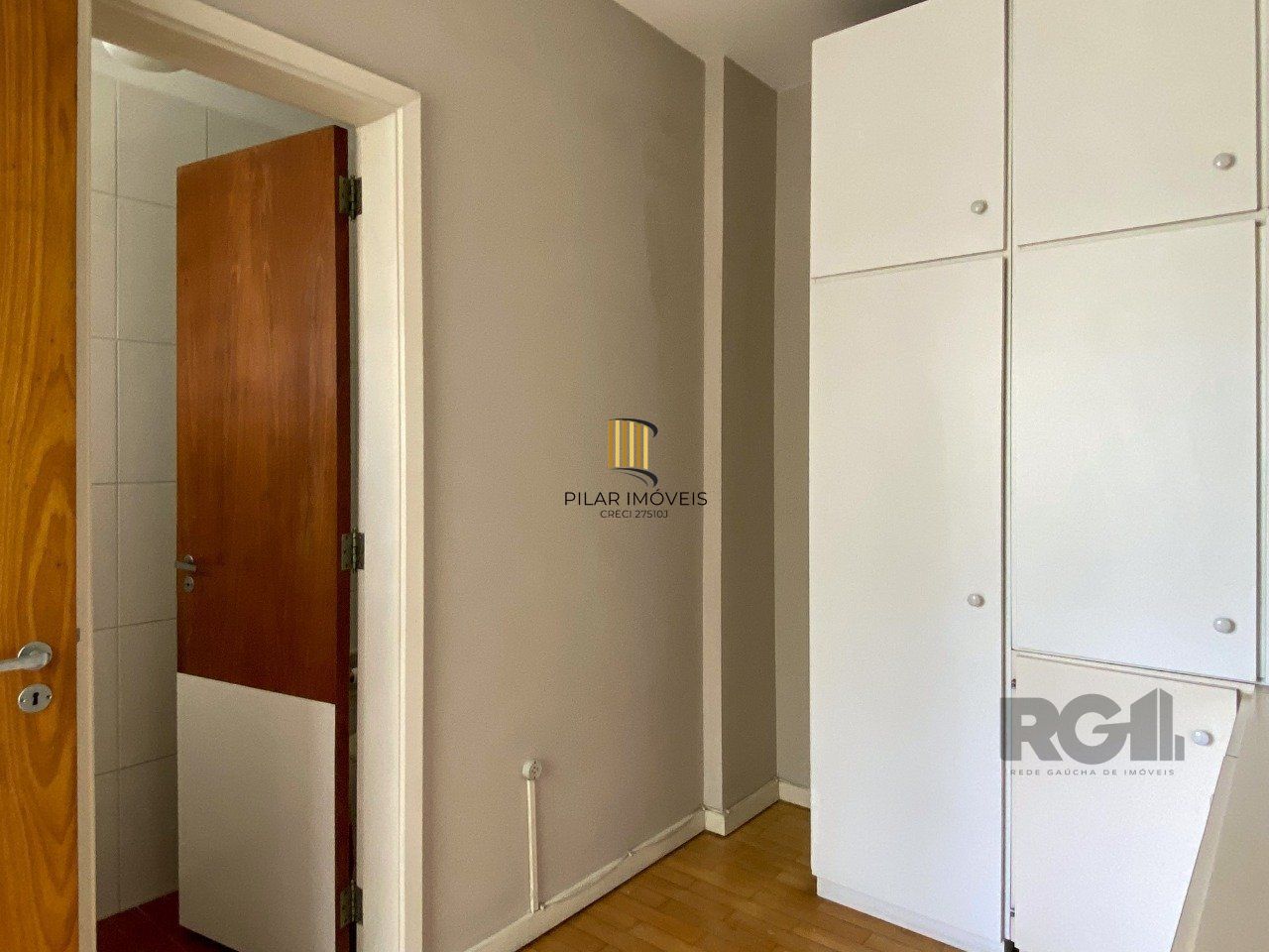 Apartamento com muito conforto e ótima iluminação no Moinhos de Vento