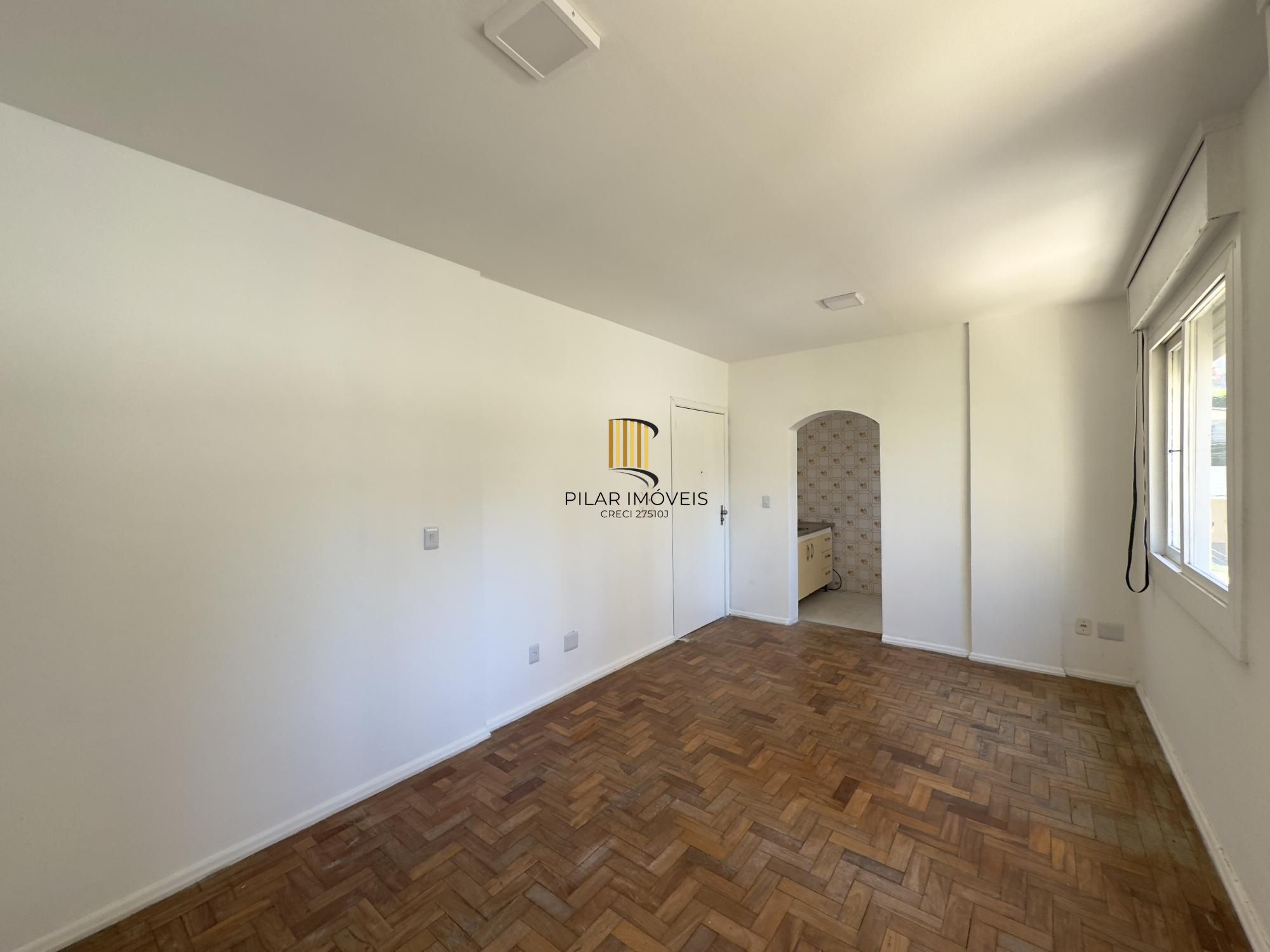 Studio com 28m² super bem iluminado, em ótima localização no Centro Histórico