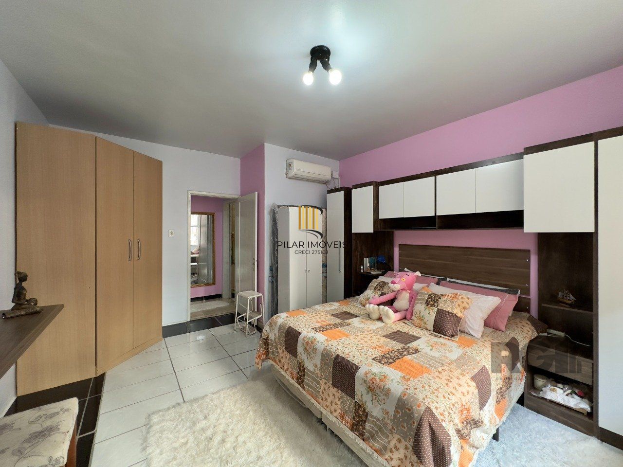 APARTAMENTO 1 DORMITÓRIO COM PÁTIO, DE FRENTE, PRÓXIMO À ORLA DO GUAÍBA NO CENTRO HISTÓRICO