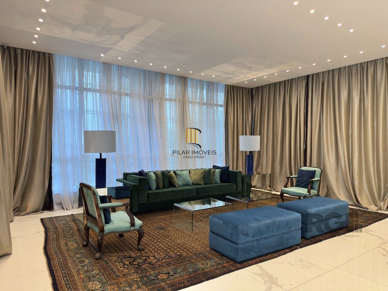 SUPER APARTAMENTO REFORMADO DE 3 DORMITÓRIOS EM ÓTIMA LOCALIZAÇÃO NA DUQUE