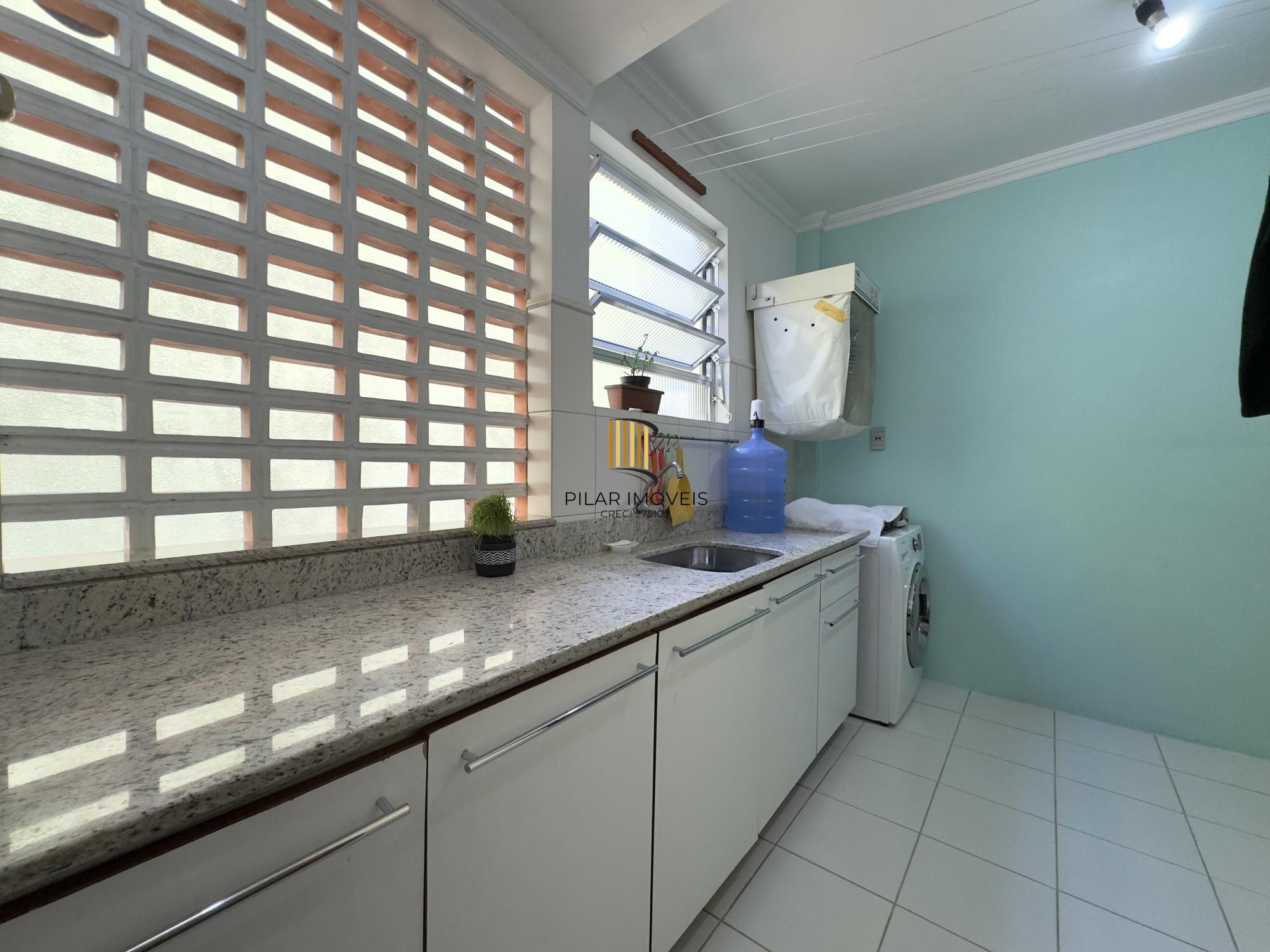 APARTAMENTO 2 DORMITÓRIOS SUPER CHARMOSO NO BAIRRO CENTRO HISTÓRICO