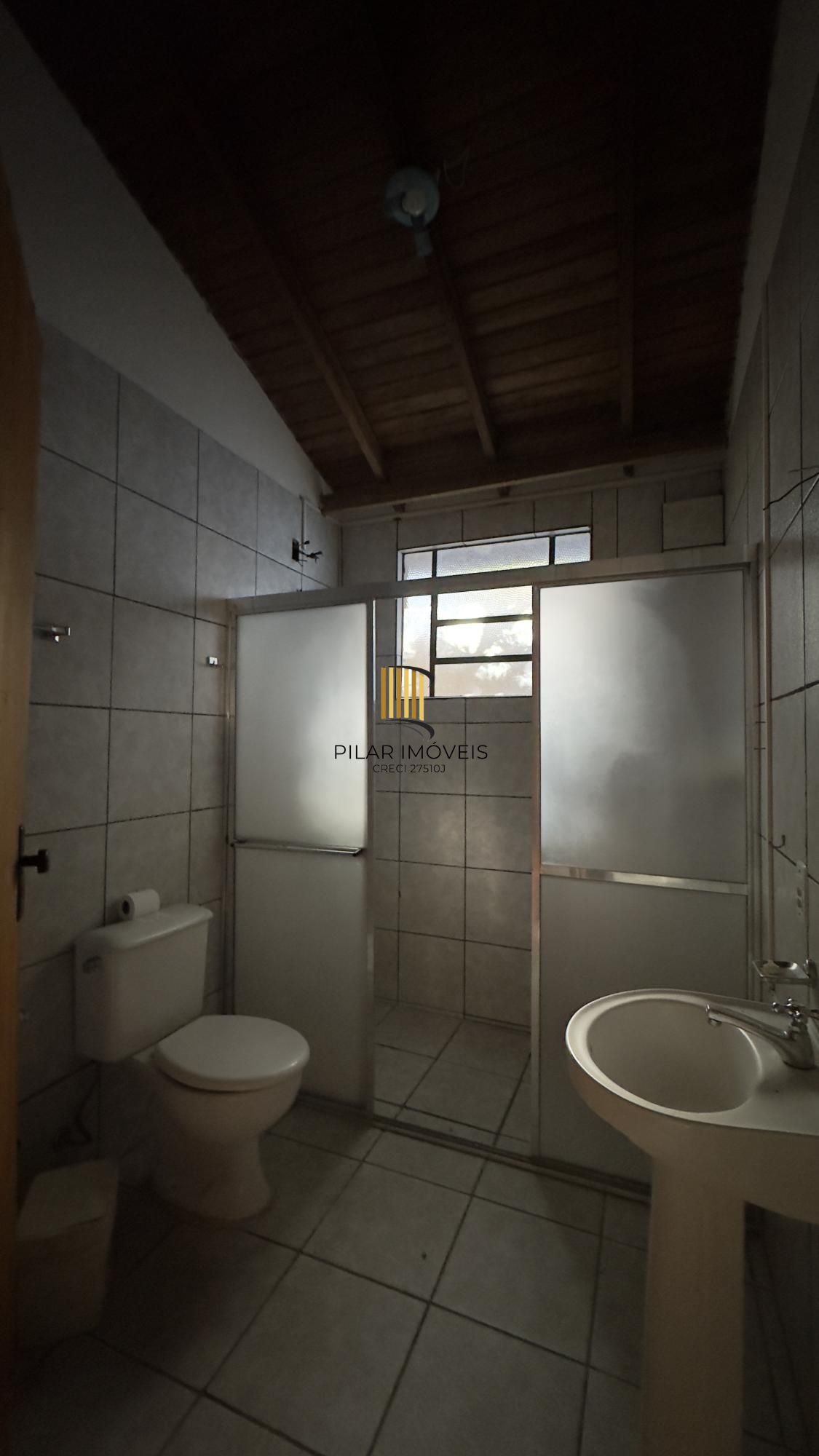 Casa 2 dormitórios no bairro Camaquã