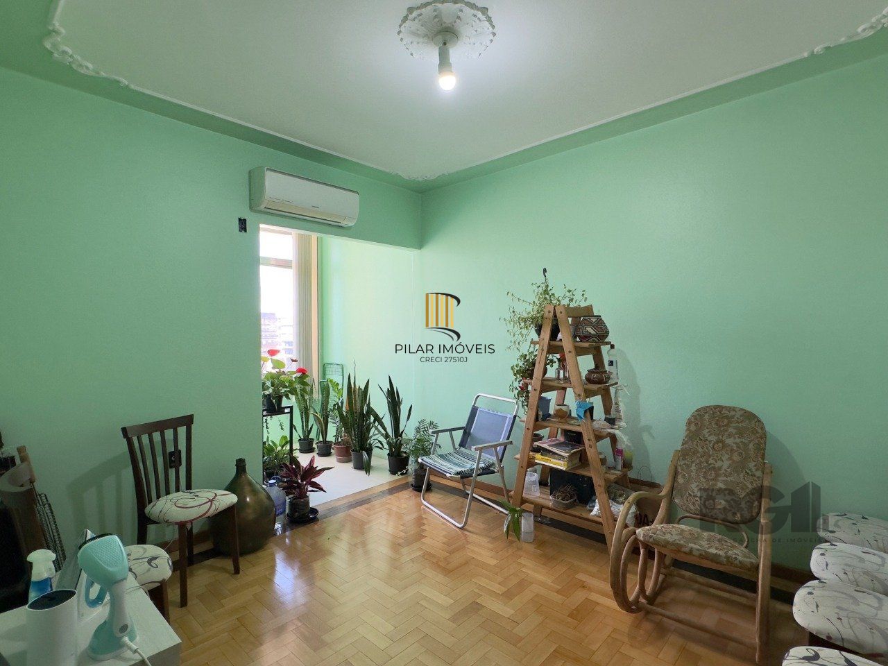 APARTAMENTO 3 DORMITÓRIOS, DE FRENTE E REFORMADO, NO CENTRO HISTÓRICO