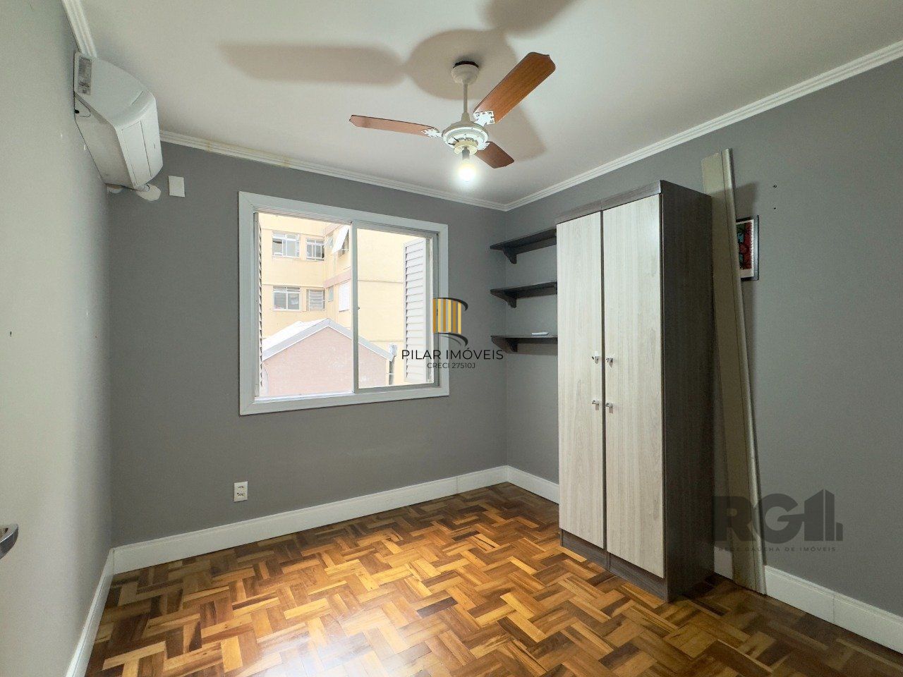 APARTAMENTO 2 DORMITÓRIOS SEMIMOBILIADO E REFORMADO NO CENTRO HISTÓRICO