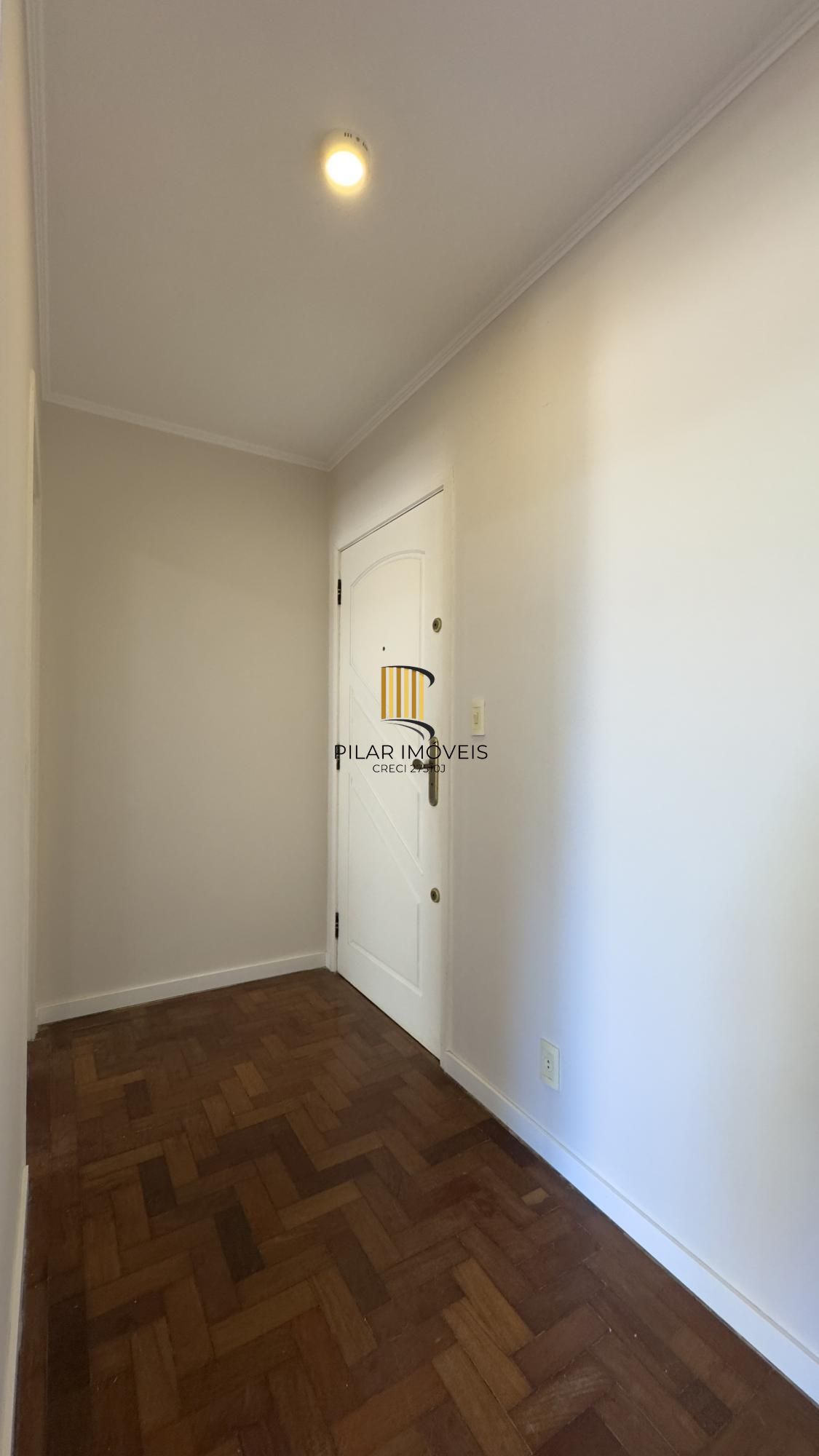 Apartamento 1 dormitório, super amplo, com vaga de garagem no Centro Histórico