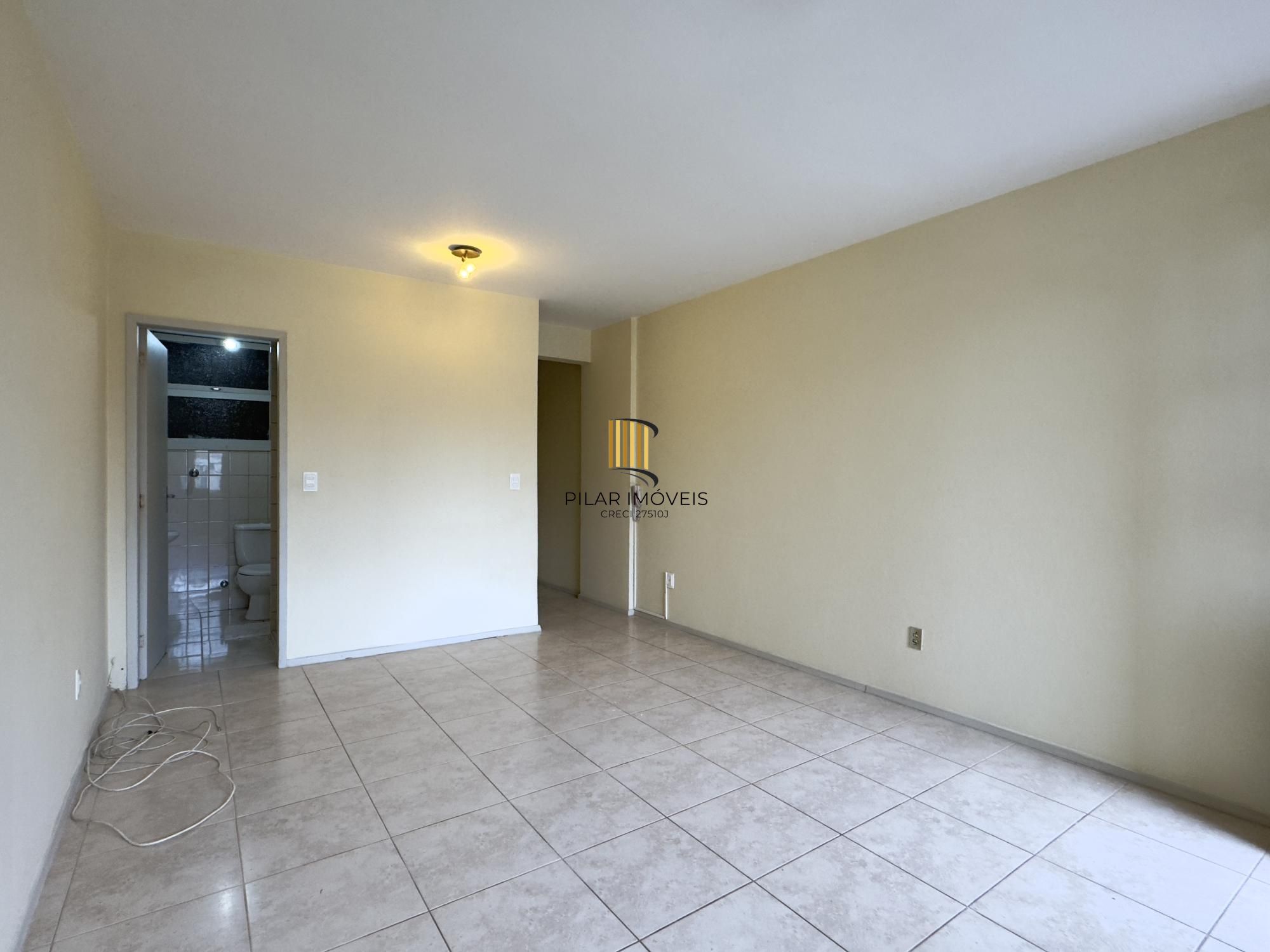 APARTAMENTO COM SACADA JUNTO À ORLA DO GUAÍBA NO CENTRO HISTÓRICO