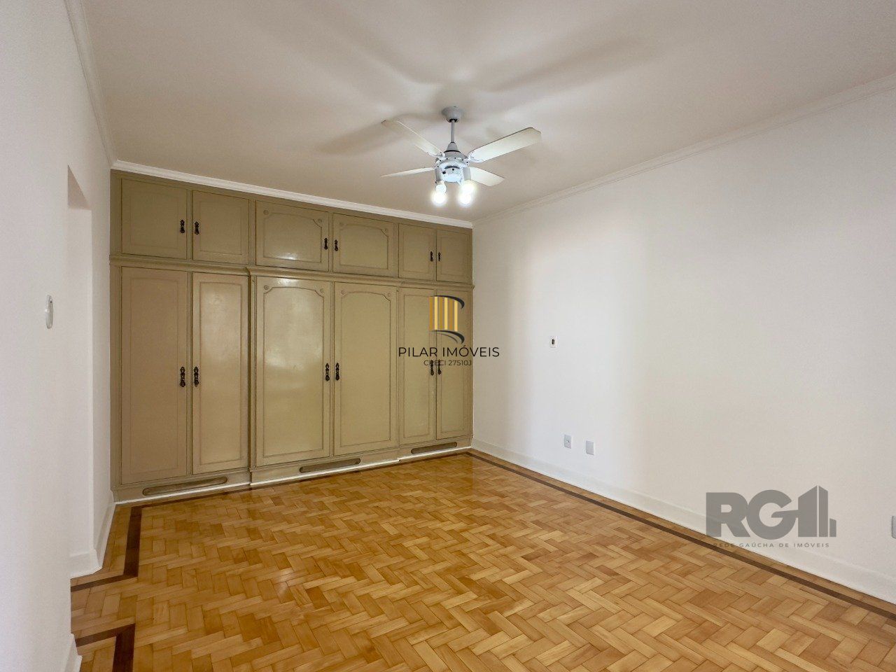 SUPER APARTAMENTO REFORMADO DE 3 DORMITÓRIOS EM ÓTIMA LOCALIZAÇÃO NA DUQUE
