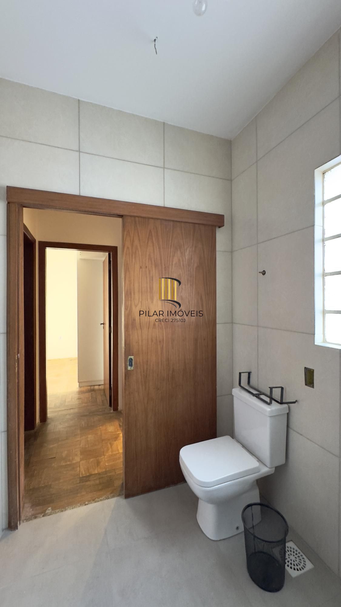 Apartamento reformado de 68m², 2 dormitórios no bairro Praia de Belas