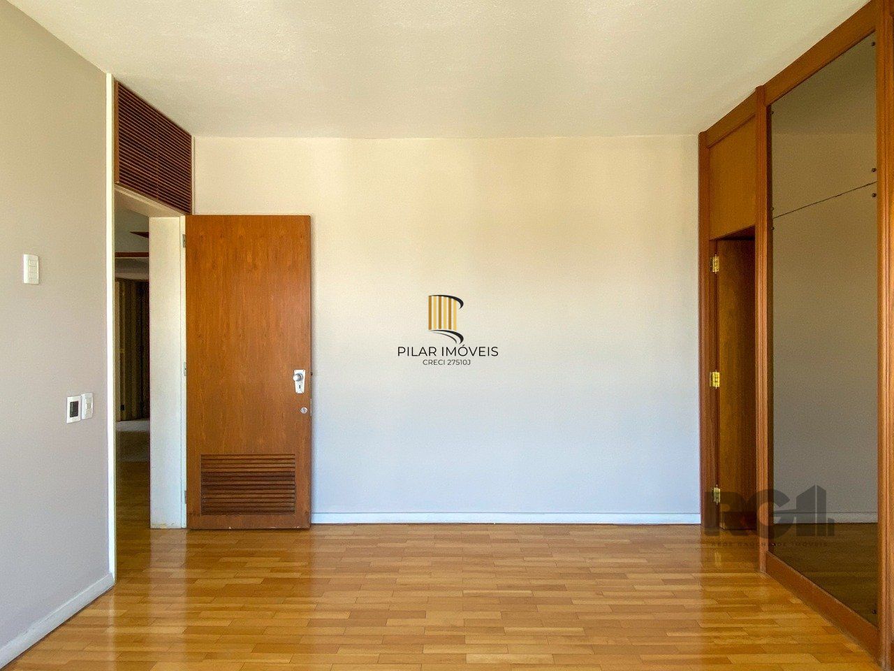 Apartamento com muito conforto e ótima iluminação no Moinhos de Vento