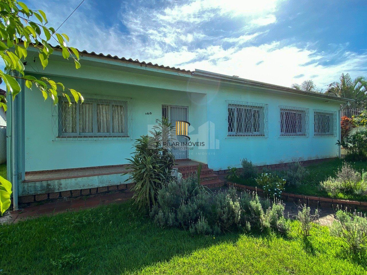 Casa com 4 dormitórios, no bairro Nossa Senhora das Graças em Canoas/RS