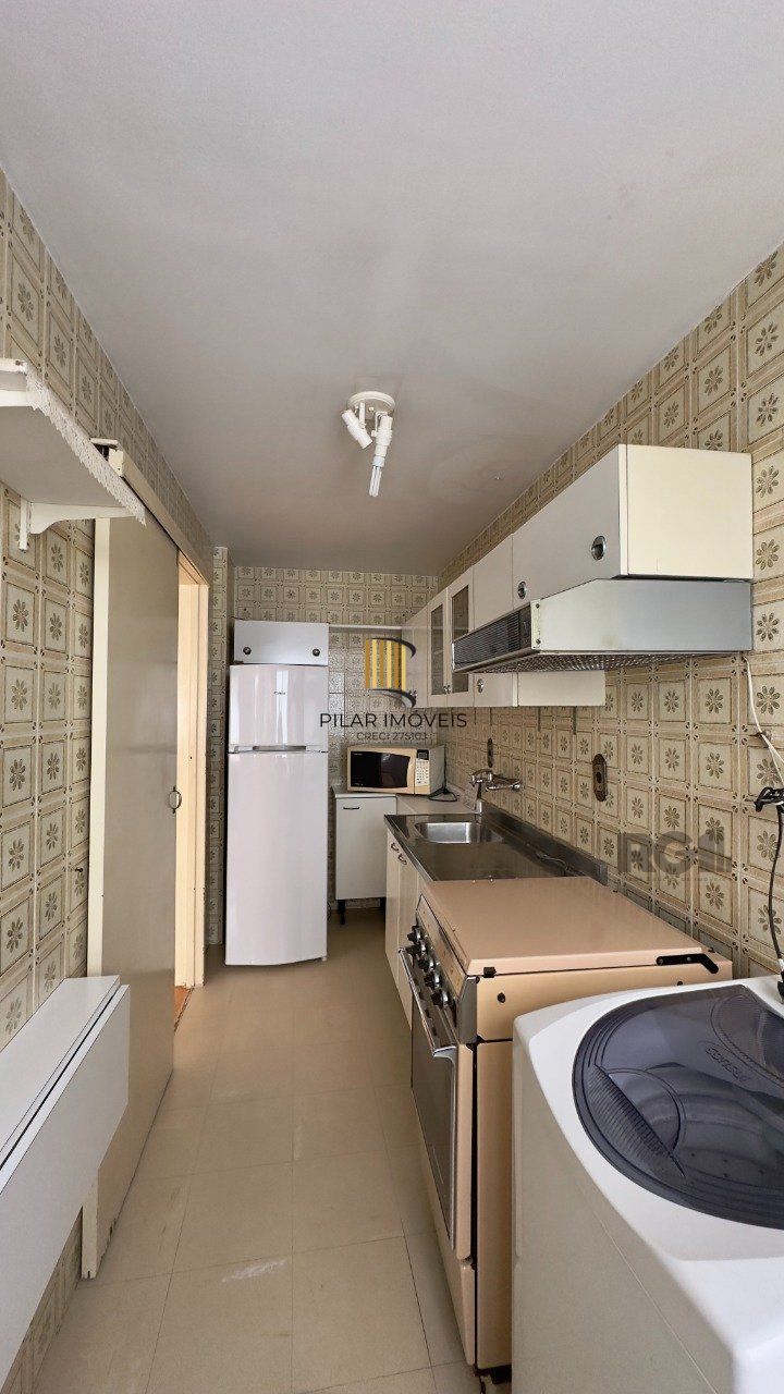 APARTAMENTO SEMIMOBILIADO COM ÓTIMA LOCALIZAÇÃO NO CENTRO HISTÓRICO