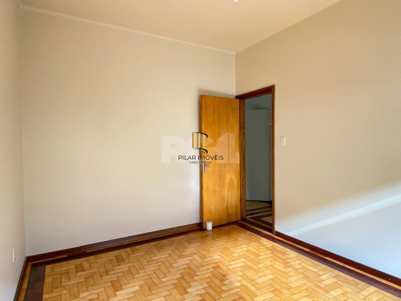 Apartamento 1 dormitório, de frente, com ótima posição solar, no Centro Histórico