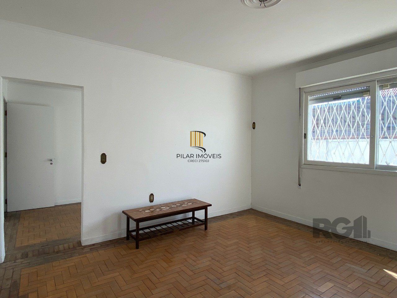 CASA COM 5 DORMITÓRIOS, ESPAÇO PARA FESTAS E PEÇAS AMPLAS PRÓXIMO AO IGUATEMI