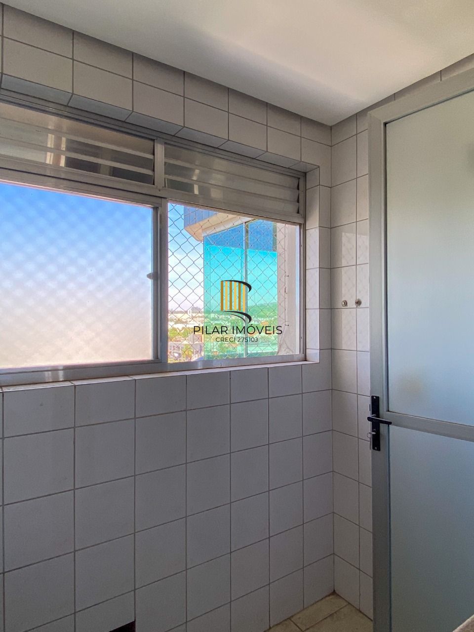 Apartamento 2 dormitórios, com vaga de garagem na Avenida Cavalhada