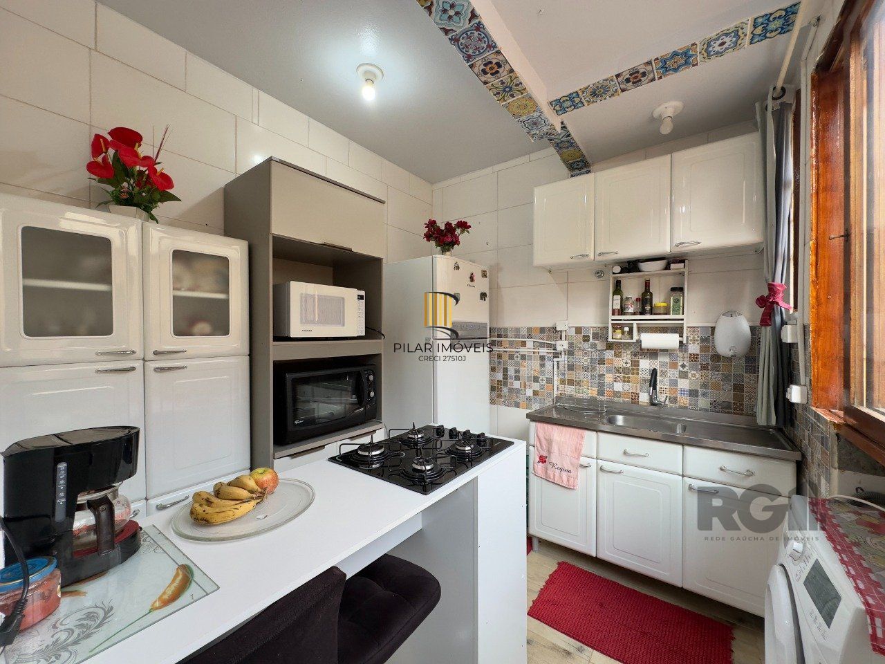 APARTAMENTO 1 DORMITÓRIO COM PÁTIO, DE FRENTE, PRÓXIMO À ORLA DO GUAÍBA NO CENTRO HISTÓRICO