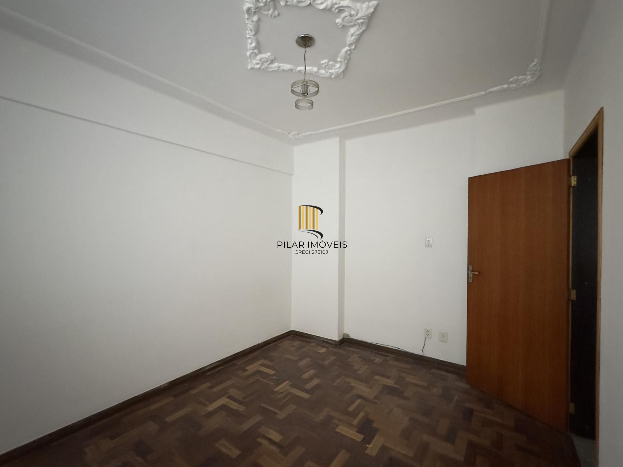 APARTAMENTO 2 DORMITÓRIOS TOTALMENTE REFORMADO NO CENTRO HISTÓRICO