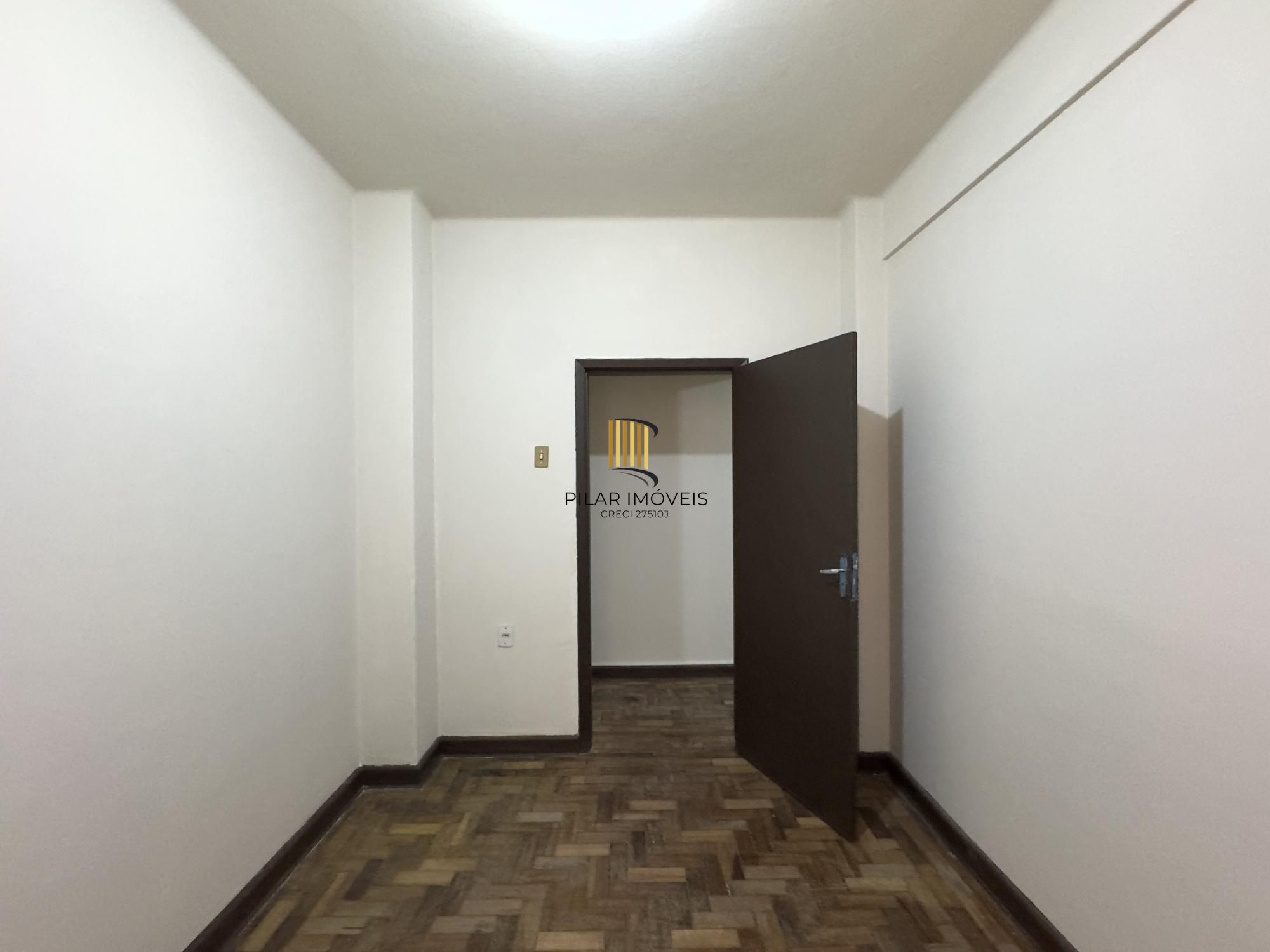 Apartamento de 62m², 2 dormitórios com banheiro auxiliar no Centro Histórico