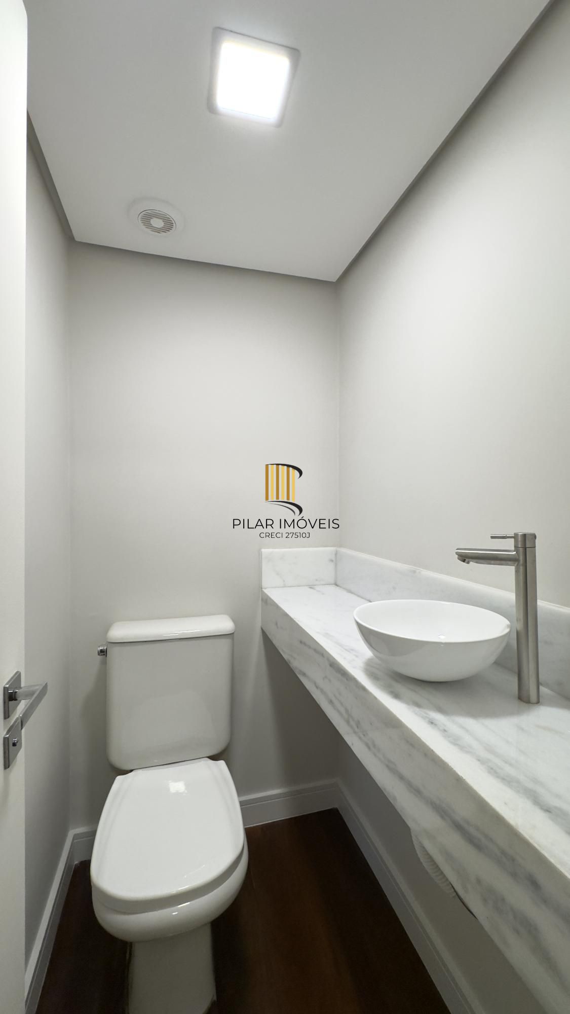 Apartamento reformado de 103m², 3 dormitórios, sendo 1 suíte no Centro Histórico