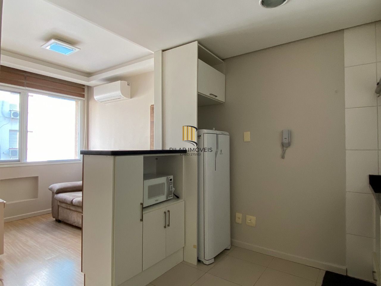 Apartamento completamente mobiliado em prédio com infra no Centro Histórico