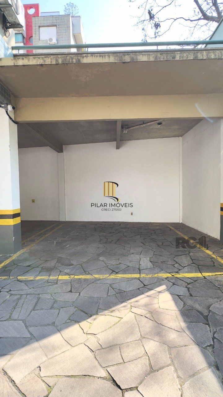COBERTURA COM 174M², DE FRENTE, 3 DORMITÓRIOS, EM ÓTIMA LOCALIZAÇÃO NO MENINO DEUS