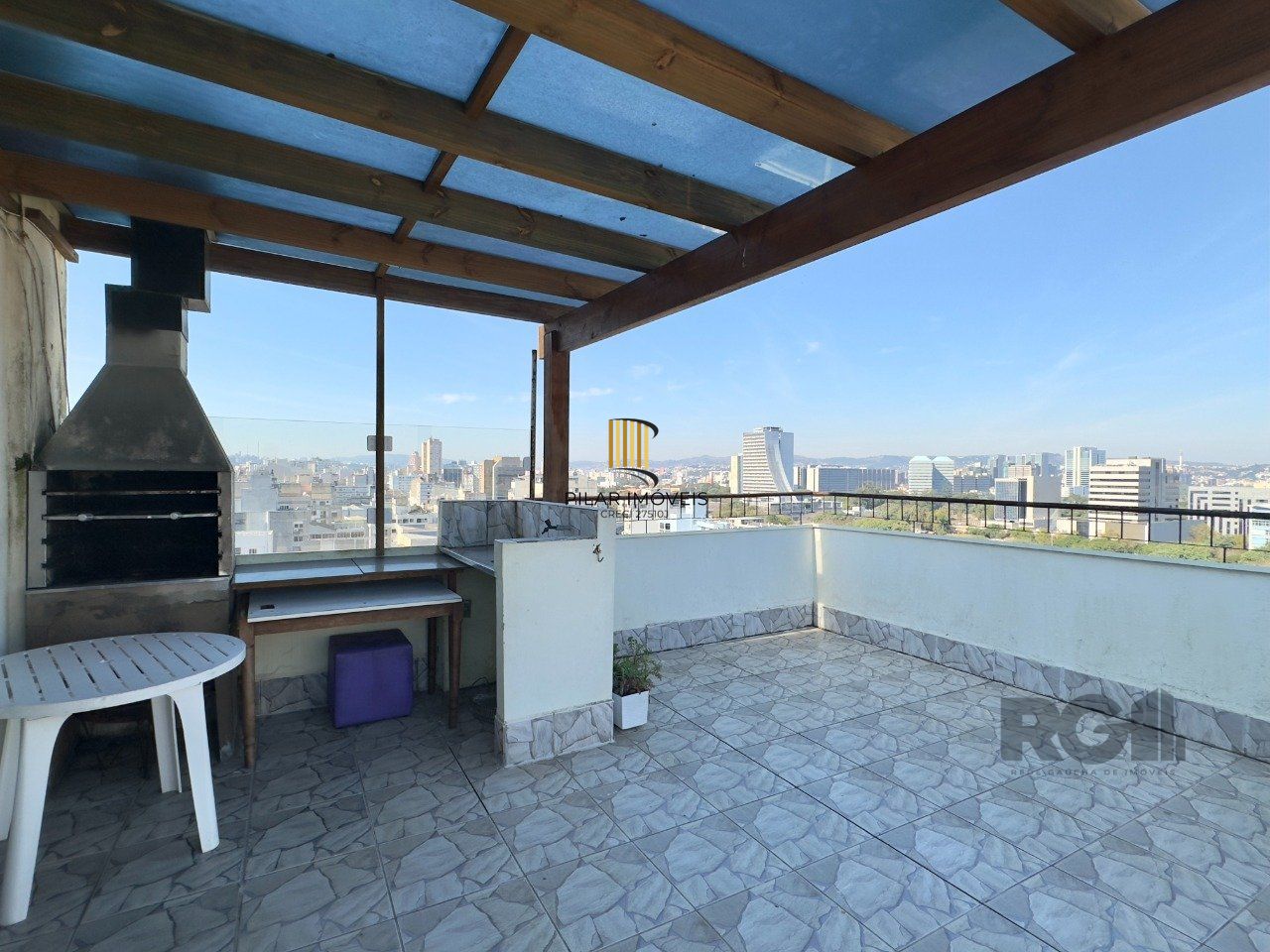 APARTAMENTO 2 DORMITÓRIOS, ENSOLARADO E LOCALIZADO NA PARTE ALTA DO CENTRO HISTÓRICO