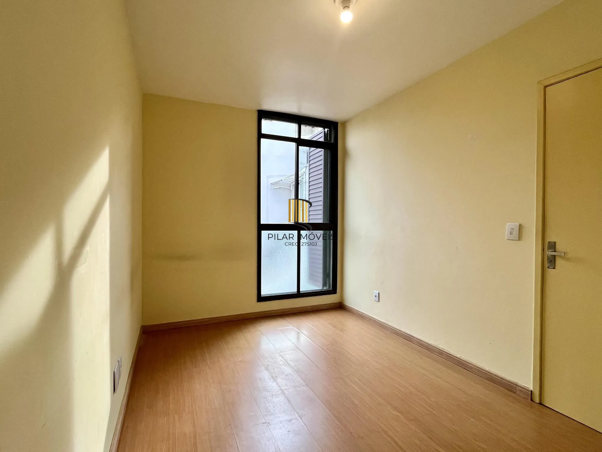 APARTAMENTO 1 DORMITÓRIO COM VAGA DE GARAGEM