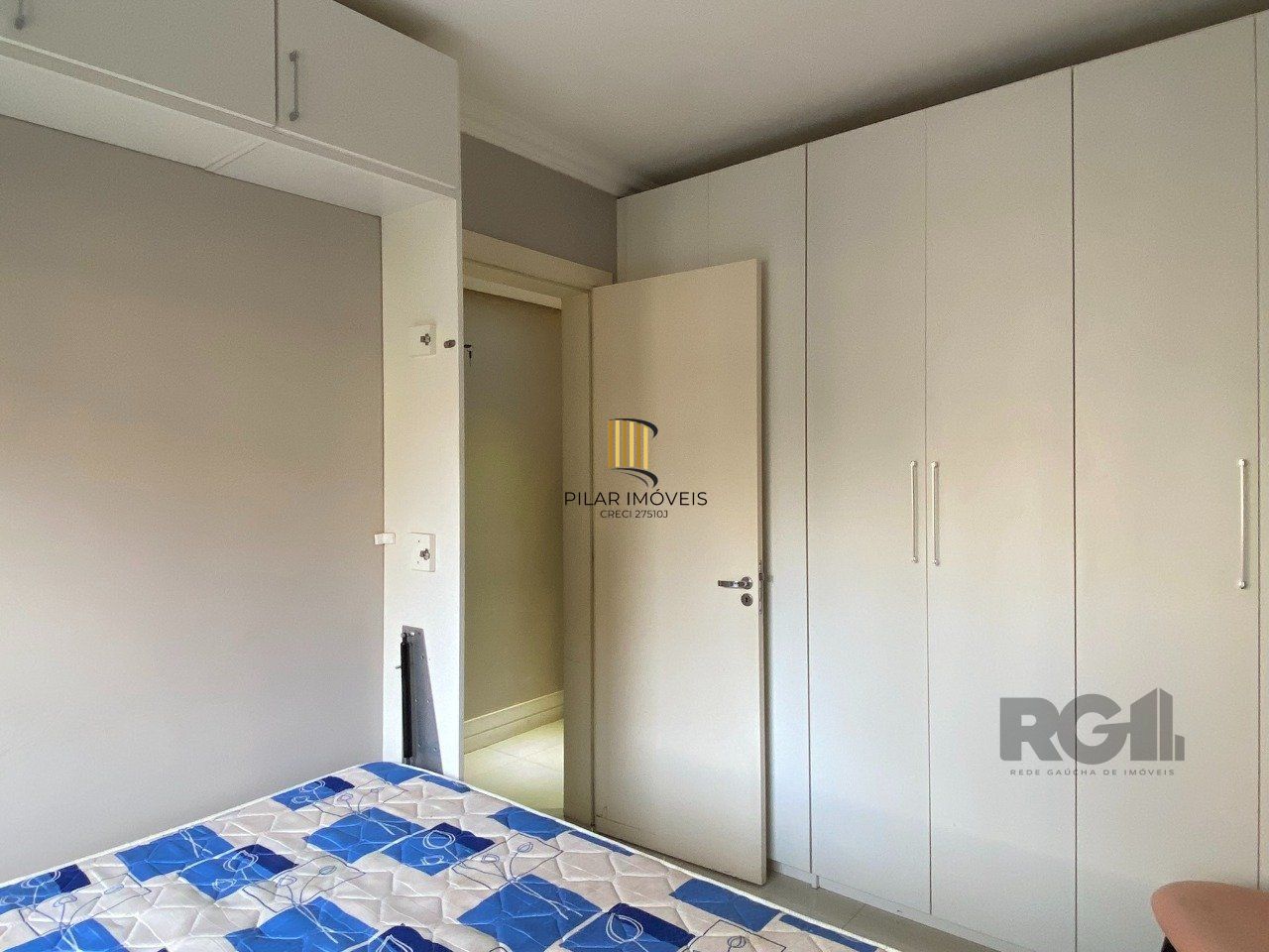 APARTAMENTO MOBILIADO DE 2 DORMITÓRIOS - CENTRO HISTÓRICO