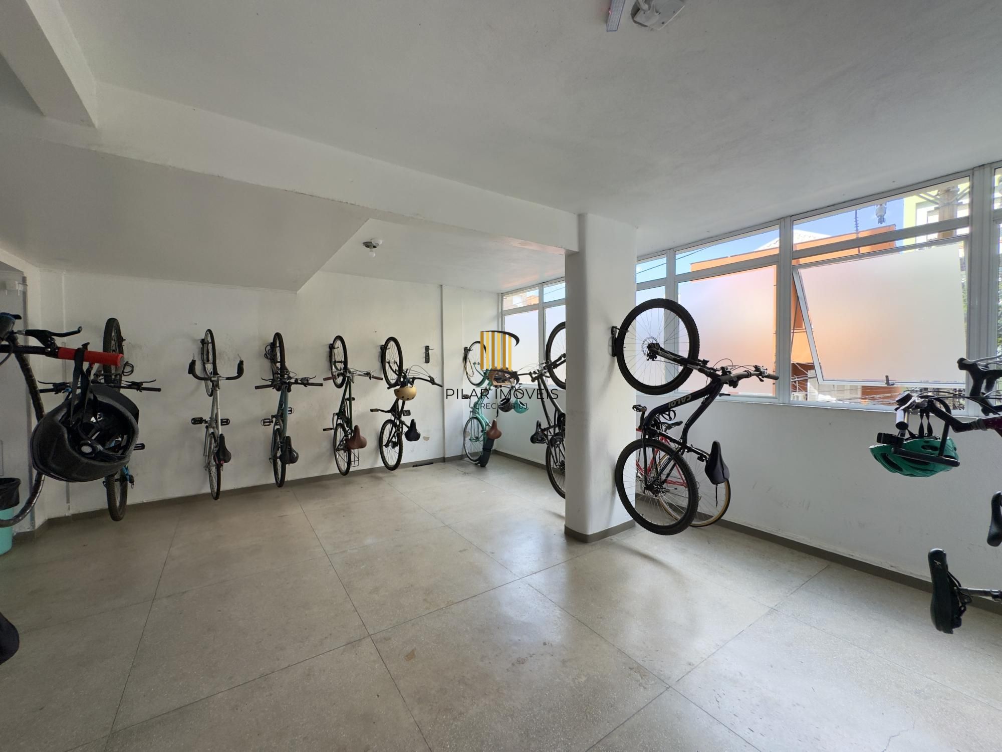 Apartamento de 1 dormitório, em andar alto, vista definida no Centro Histórico