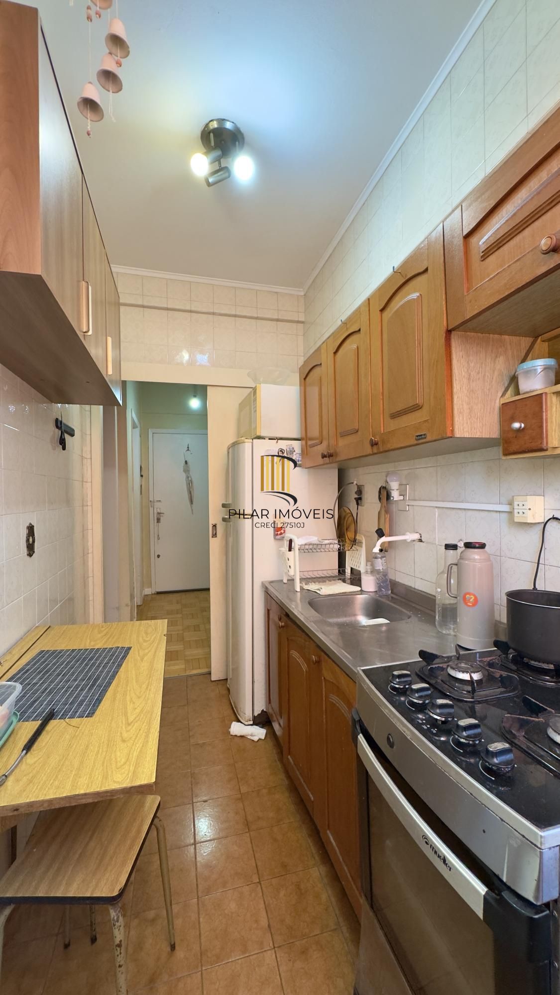 Apartamento 1 dormitório amplo, em andar alto com vista, no Centro Histórico