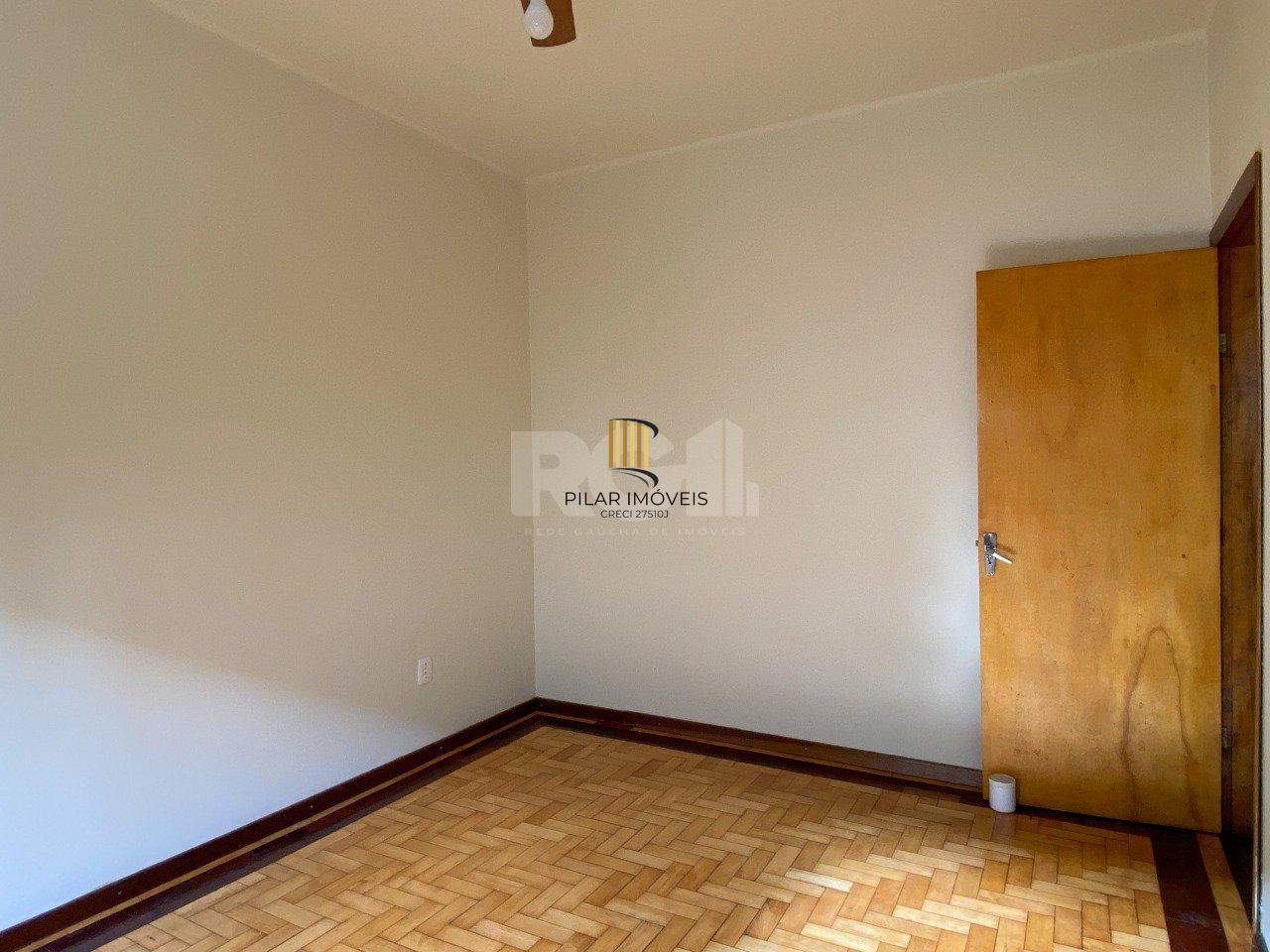 Apartamento 1 dormitório, de frente, com ótima posição solar, no Centro Histórico
