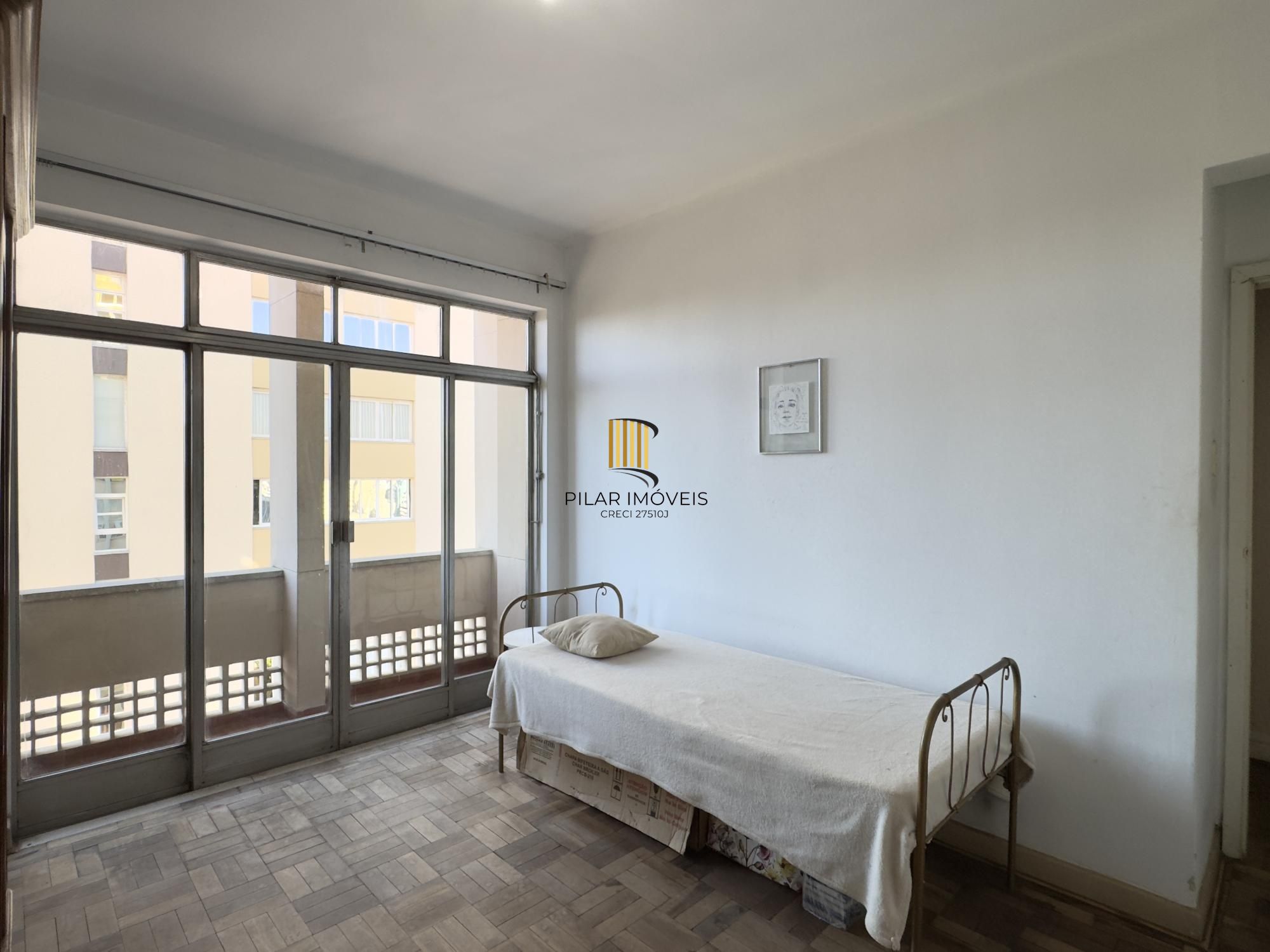 APARTAMENTO 3 DORMITÓRIOS COM LINDA VISTA DA CATEDRAL NO CENTRO HISTÓRICO
