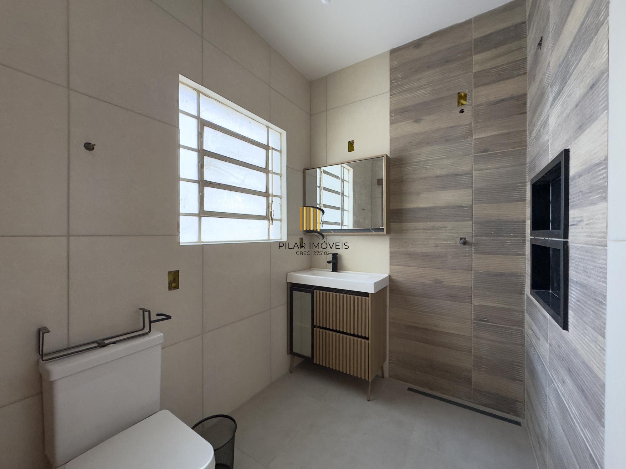 Apartamento reformado de 68m², 2 dormitórios no bairro Praia de Belas