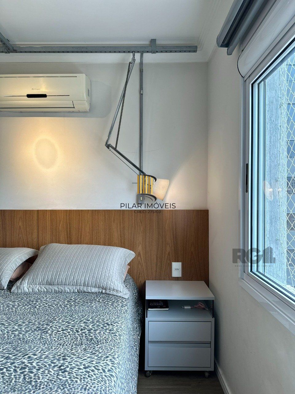 APARTAMENTO MOBILIADO COM PLANTA DIFERENCIADA E ÓTIMA LOCALIZAÇÃO