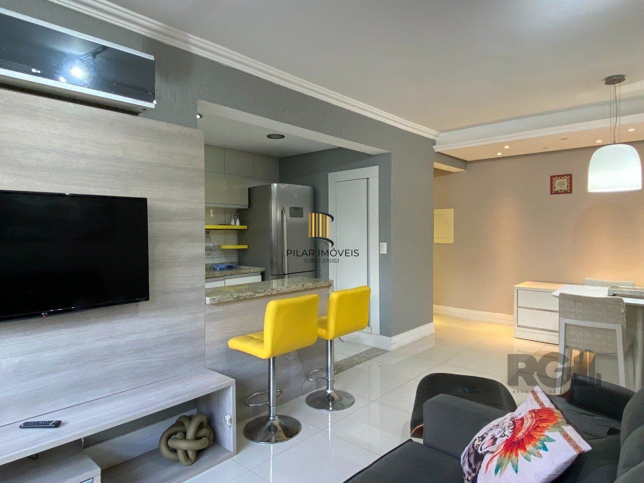APARTAMENTO MOBILIADO DE 2 DORMITÓRIOS - CENTRO HISTÓRICO