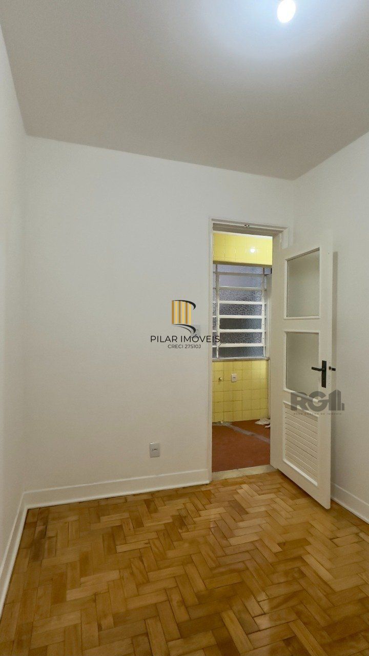 SUPER APARTAMENTO REFORMADO DE 3 DORMITÓRIOS EM ÓTIMA LOCALIZAÇÃO NA DUQUE