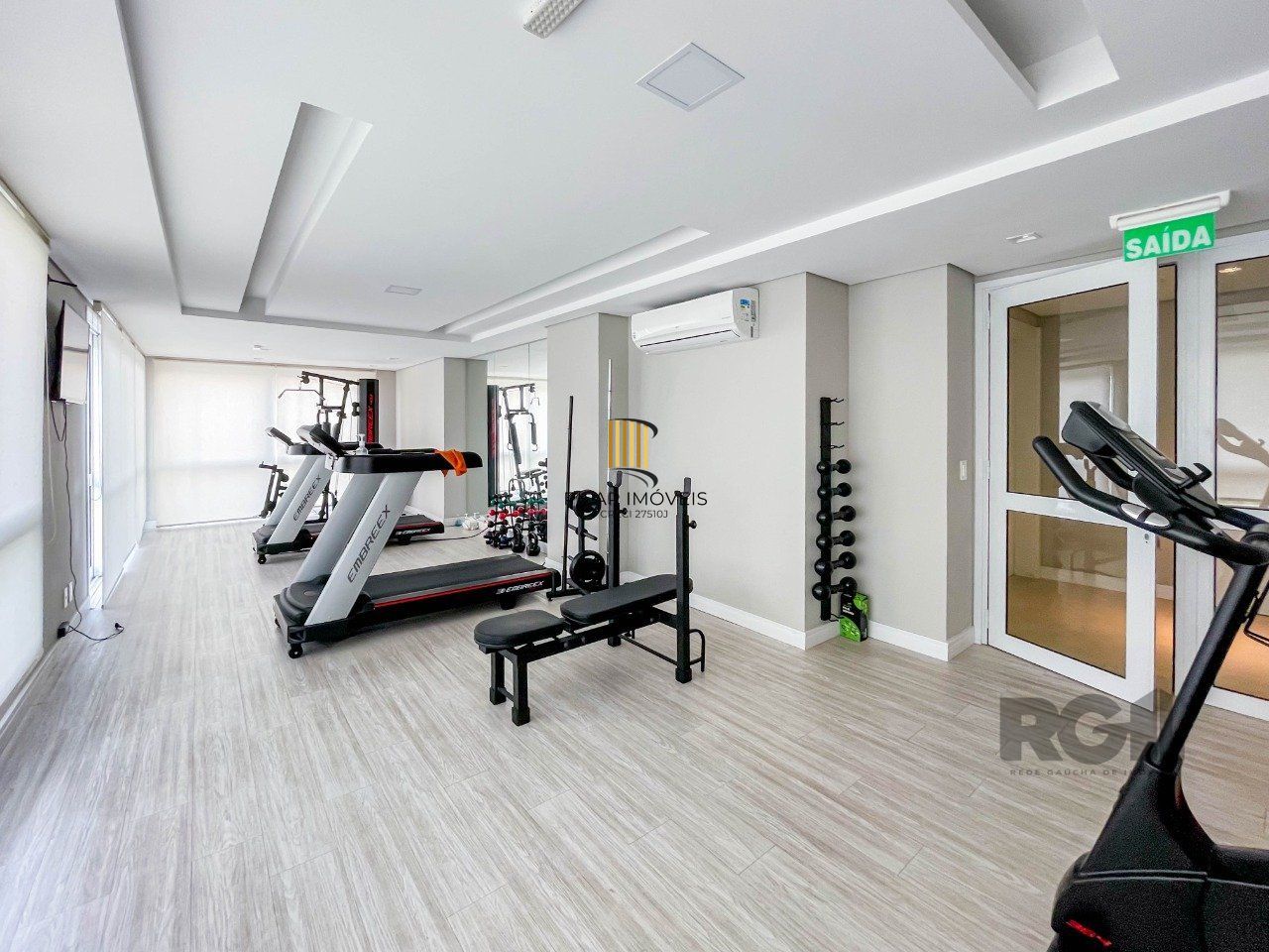 APARTAMENTO MOBILIADO 70M² DE 2 DORMITÓRIOS E 1 VAGA - BAIRRO MENINO DEUS