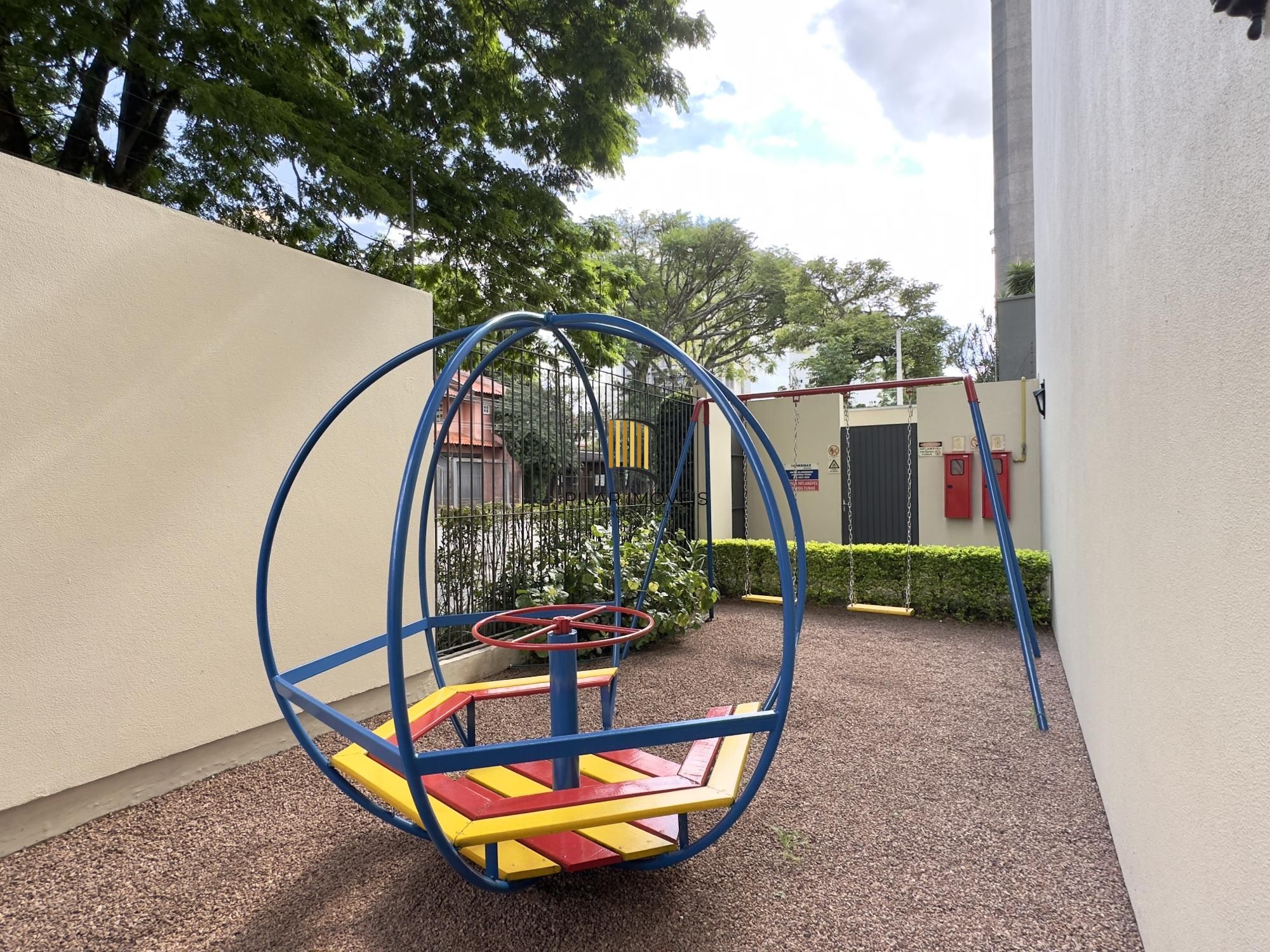 APARTAMENTO DE 2 DORMITÓRIOS, SENDO 1 SUÍTE E 2 VAGAS DE GARAGEM