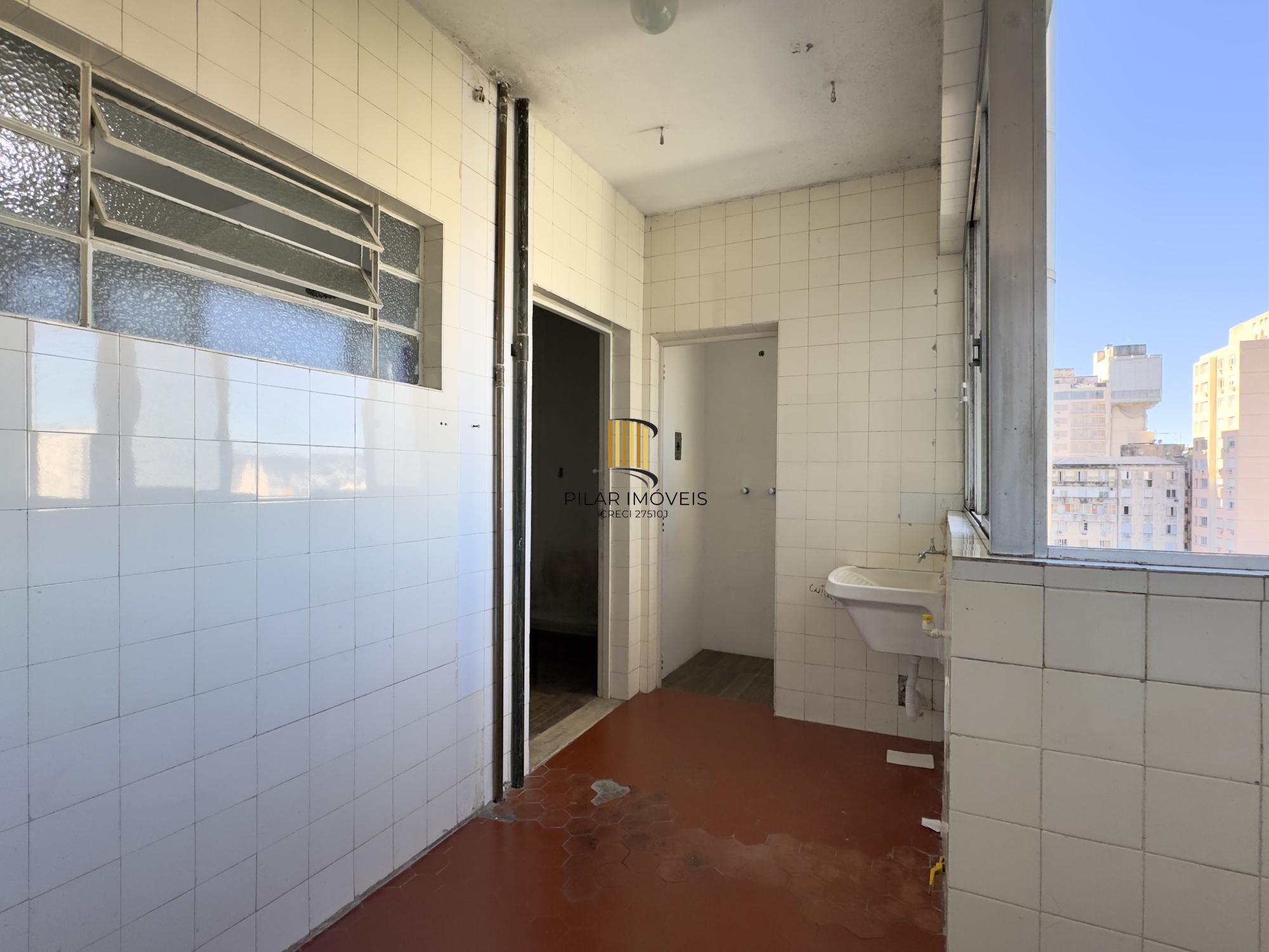 APARTAMENTO 3 DORMITÓRIOS COM LINDA VISTA DA CATEDRAL NO CENTRO HISTÓRICO