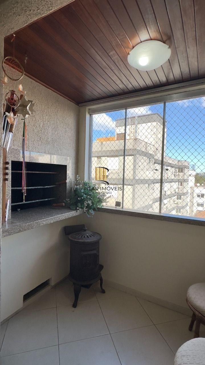 APARTAMENTO 2 DORMITÓRIOS COM LAVABO E VISTA DEFINIDA NO CENTRO HISTÓRICO