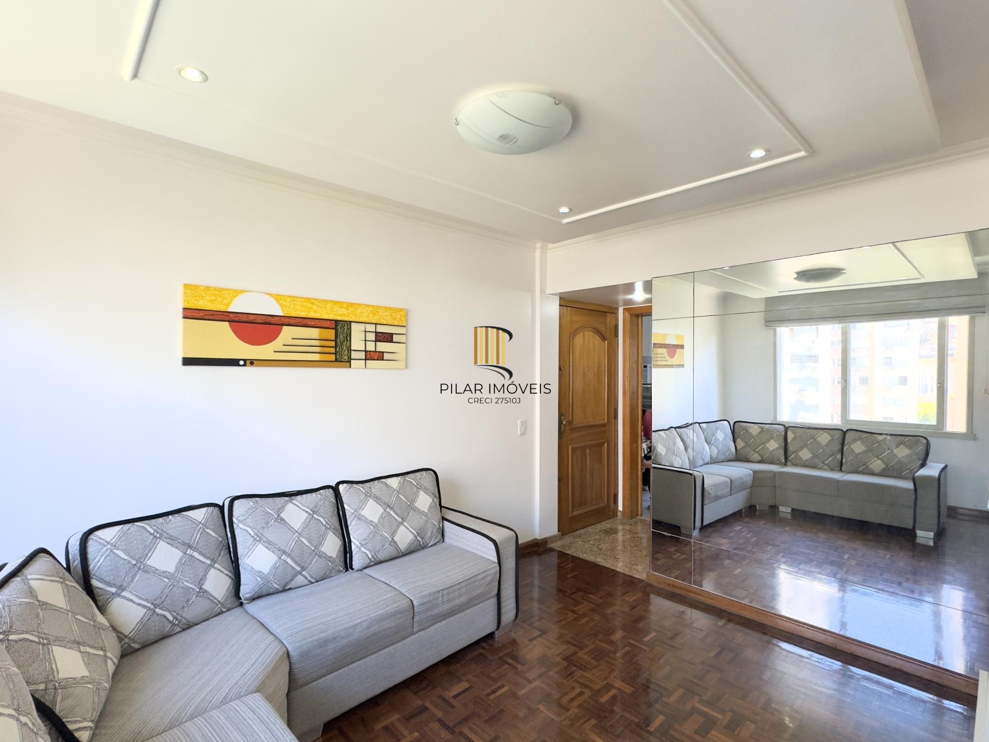 Apartamento mobiliado de 71m², com 2 dormitórios, sendo 1 suíte e vaga no Centro