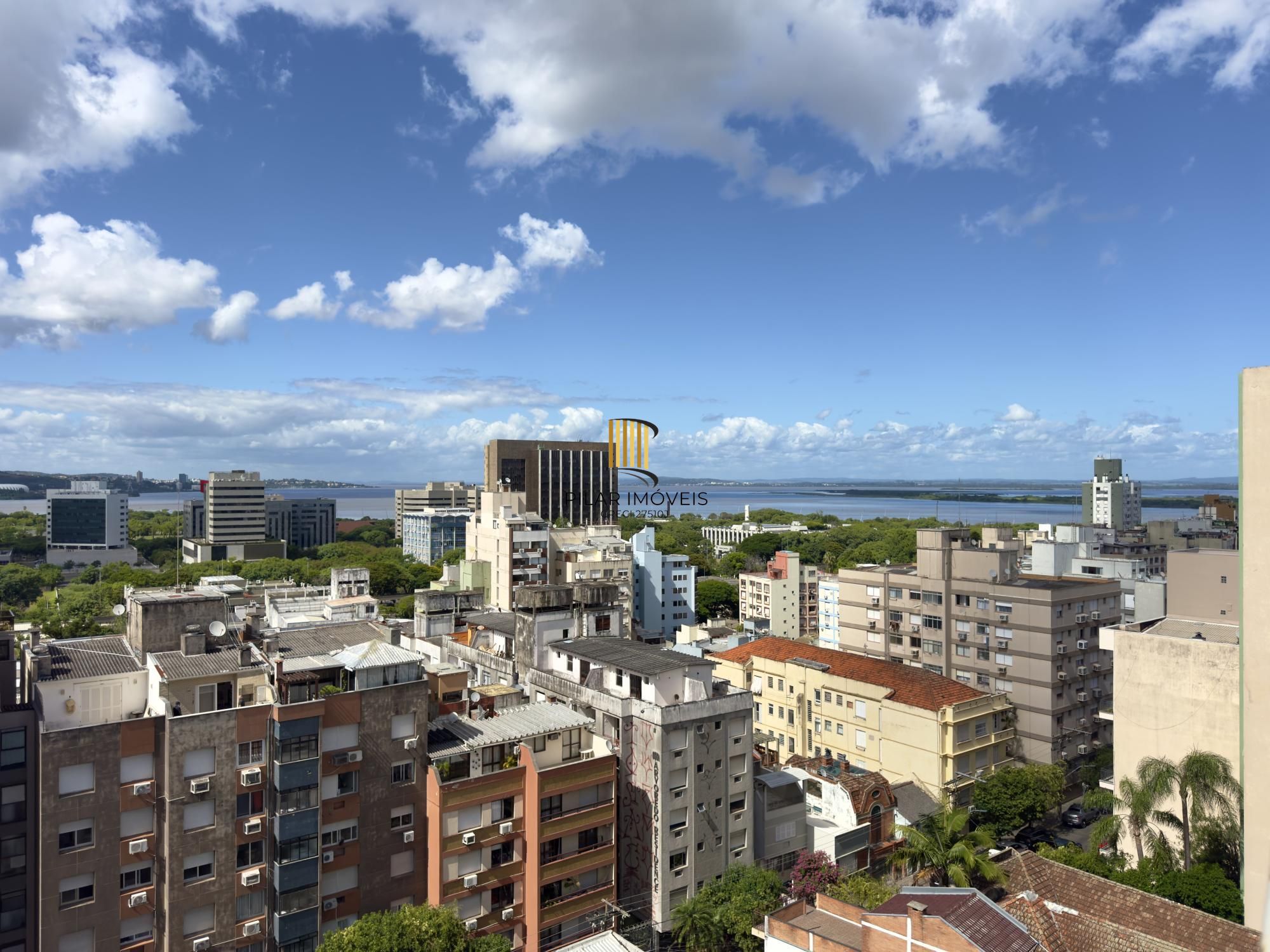 Apartamento de 1 dormitório, em andar alto, vista definida no Centro Histórico