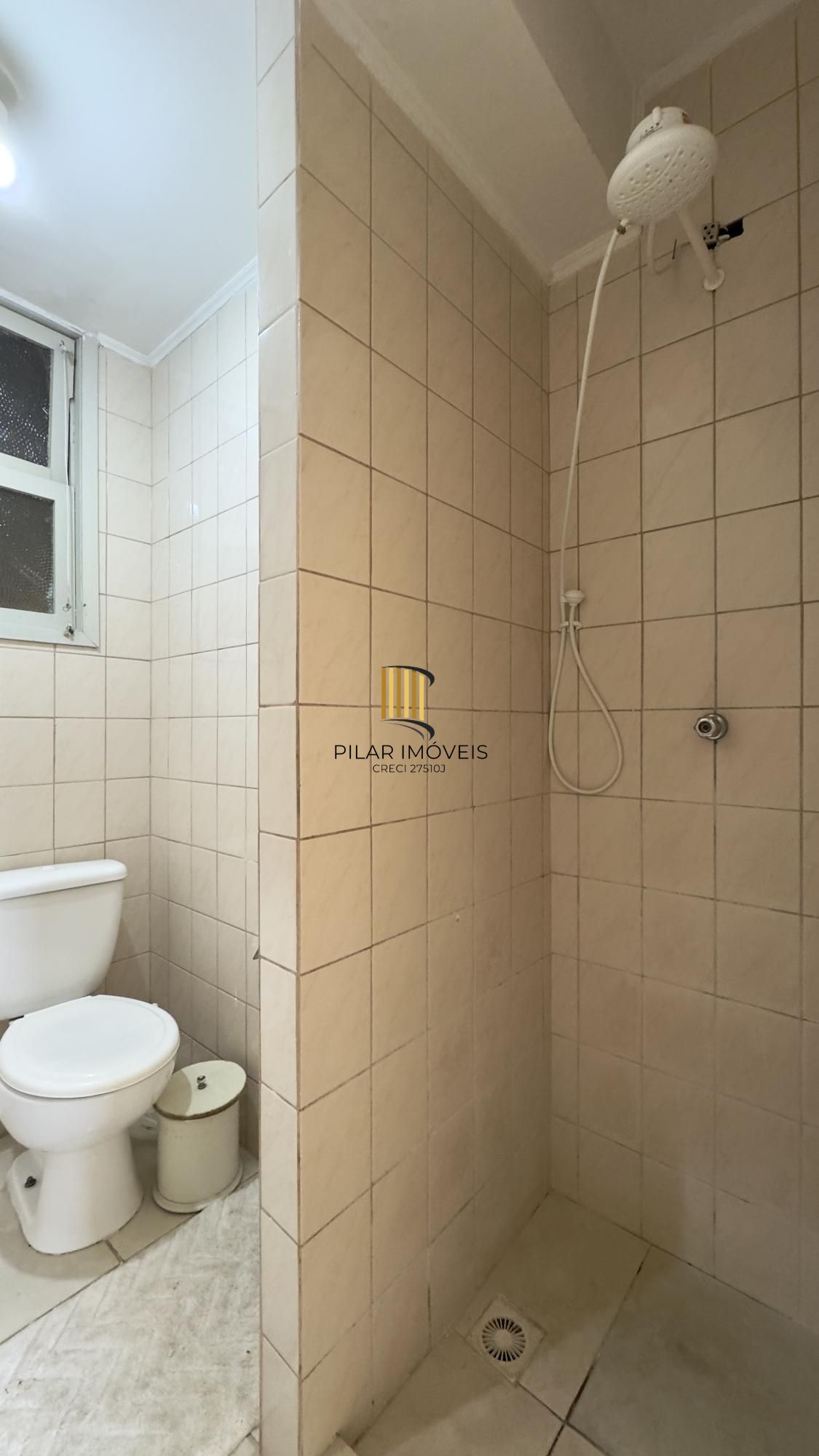 APARTAMENTO COM SACADA JUNTO À ORLA DO GUAÍBA NO CENTRO HISTÓRICO