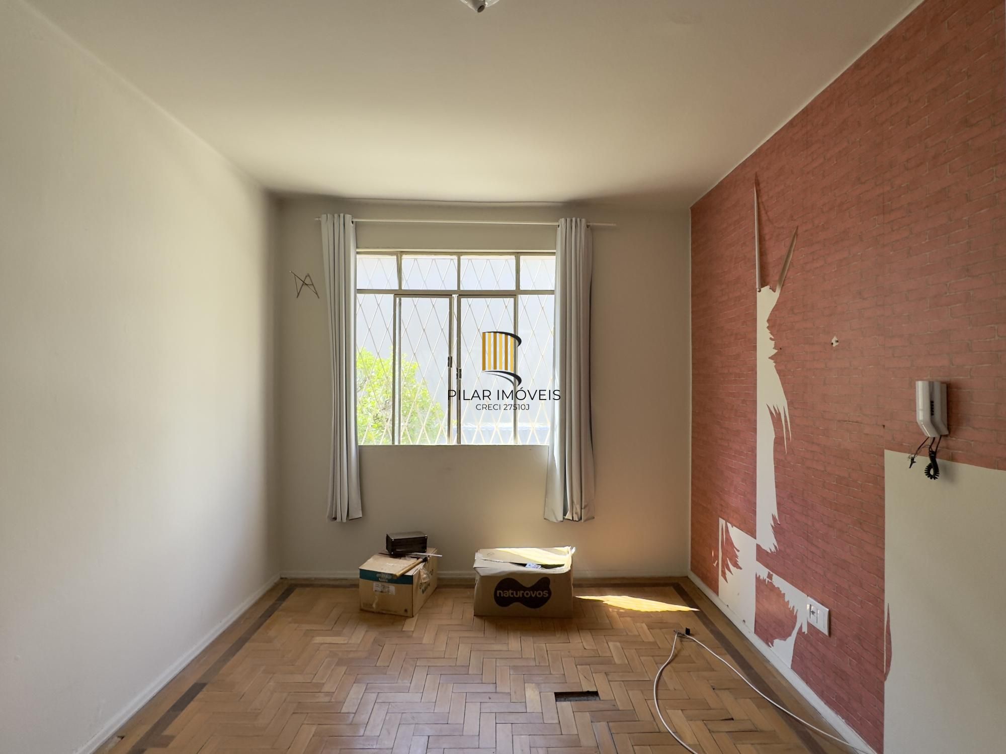 Apartamento 1 dormitório amplo, com excelente localização no Menino Deus