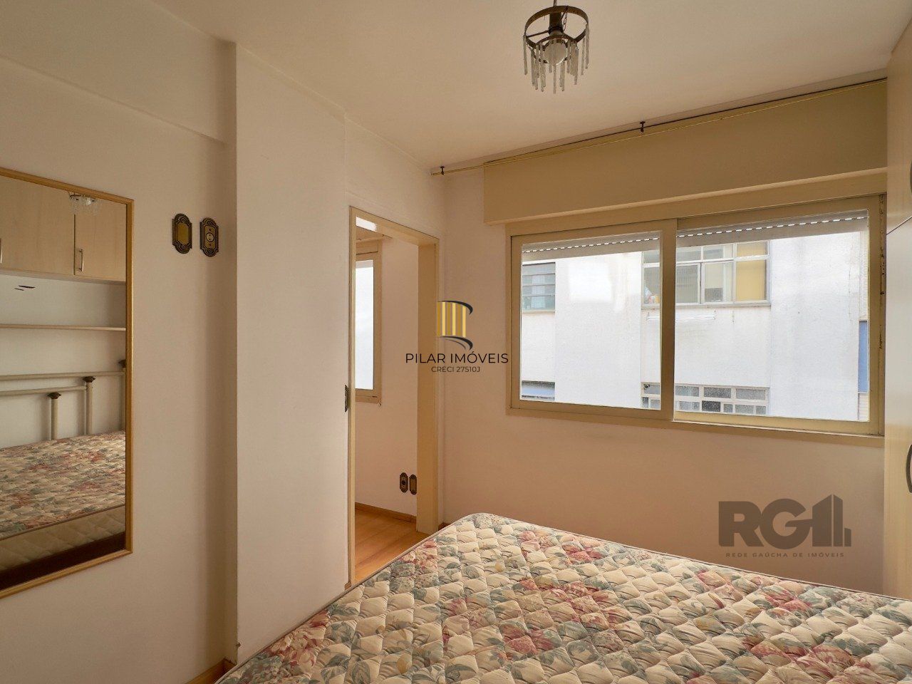 APARTAMENTO SEMIMOBILIADO COM ÓTIMA LOCALIZAÇÃO NO CENTRO HISTÓRICO