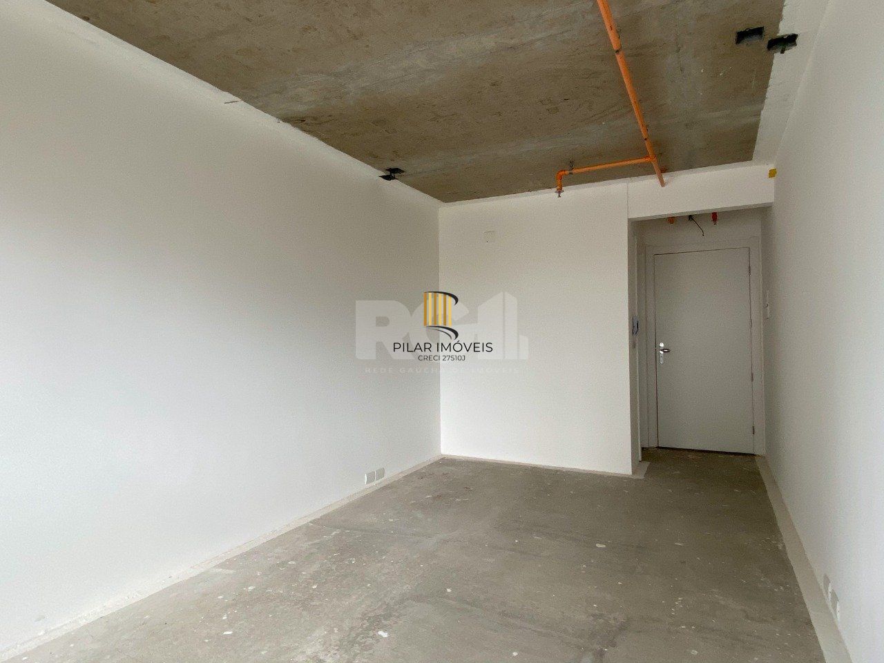 Sala comercial nova, em andar alto na Assis Brasil