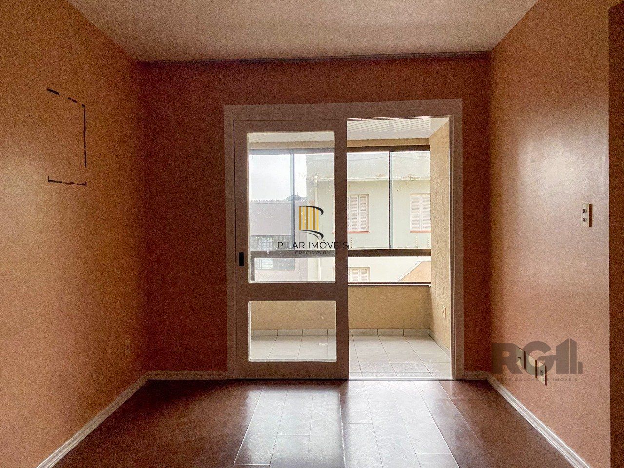 Apartamento com sacada, churrasqueira e vaga de garagem no Centro Histórico