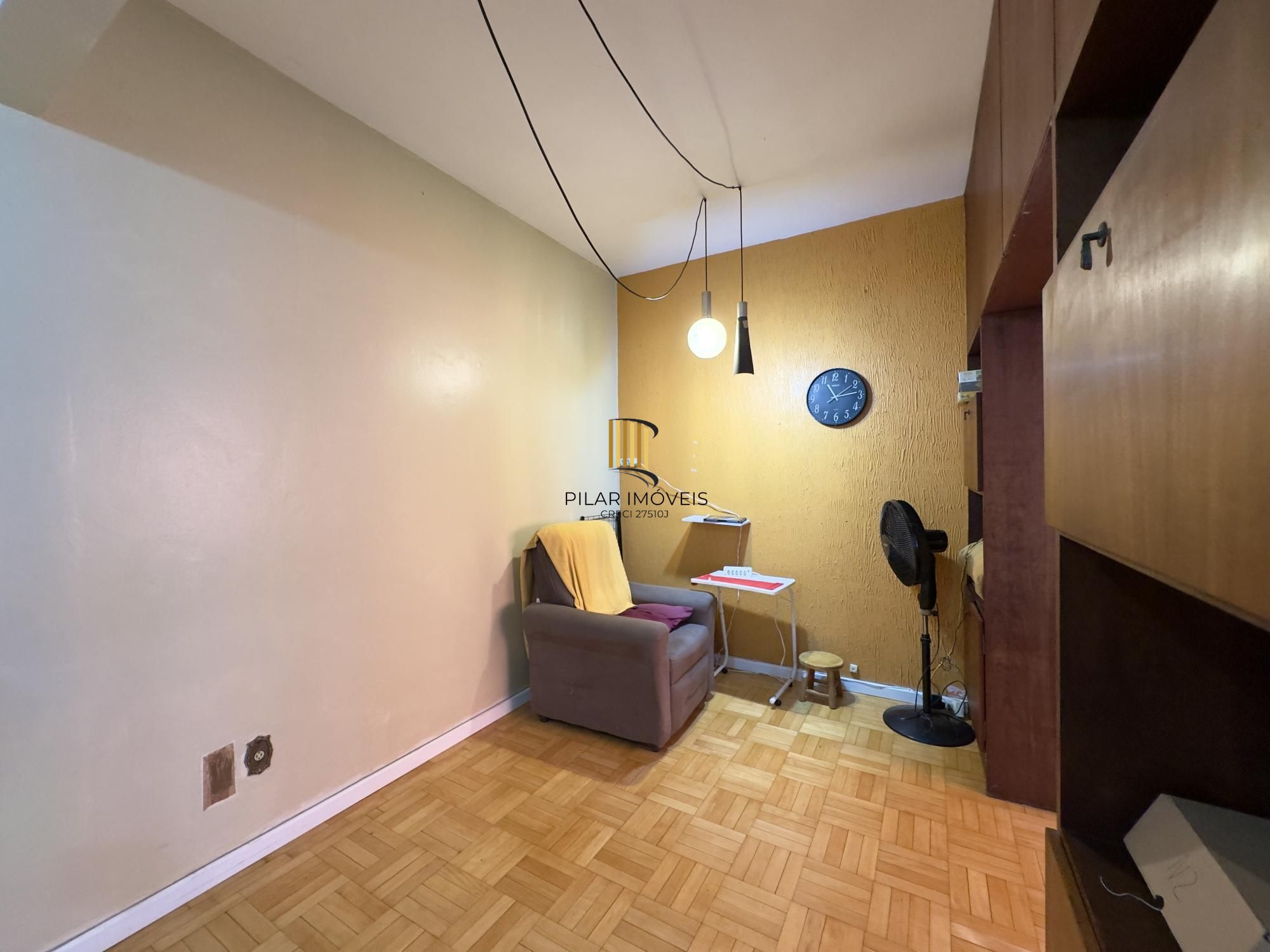 Apartamento 1 dormitório amplo, em andar alto com vista, no Centro Histórico